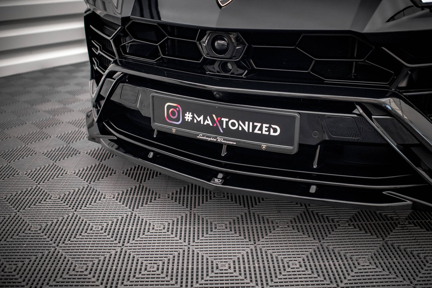 Maxton Front Ansatz V.2 für Lamborghini Urus Mk1 schwarz Hochglanz