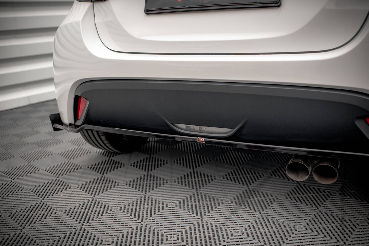 Maxton Mittlerer Diffusor Heck Ansatz V.1 +Flaps für  Toyota Yaris Mk4