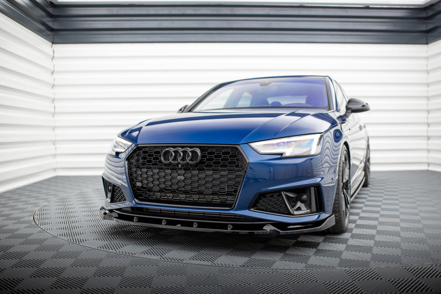 Maxton Front Ansatz V.1 für Audi A4 Competition B9  schwarz Hochglanz