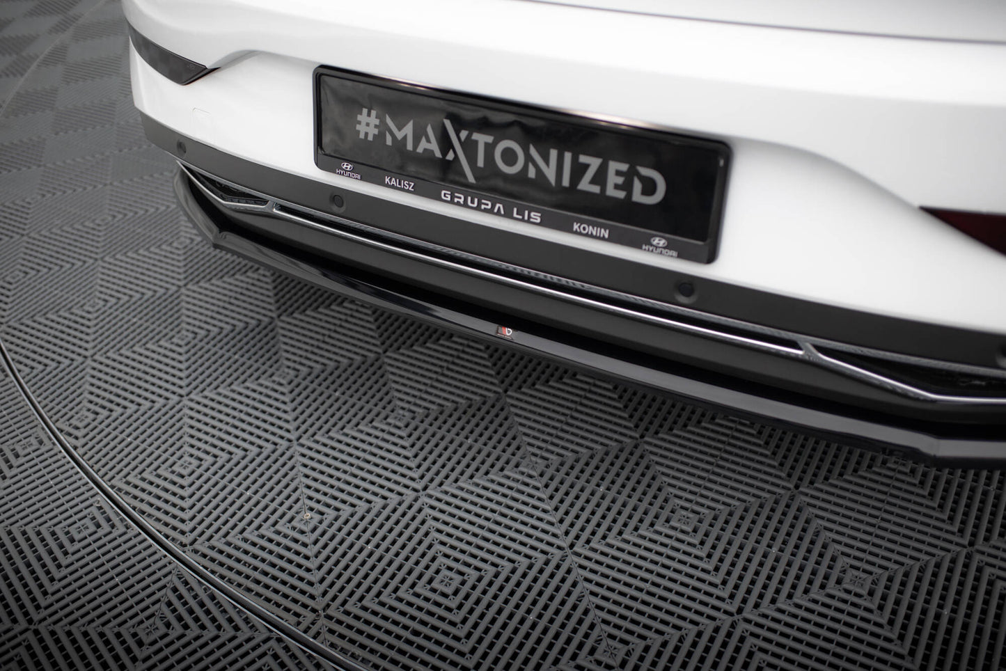 Maxton Zentrale Hinten Splitte Hyundai I30 Mk3 Facelift schwarz Hochglanz