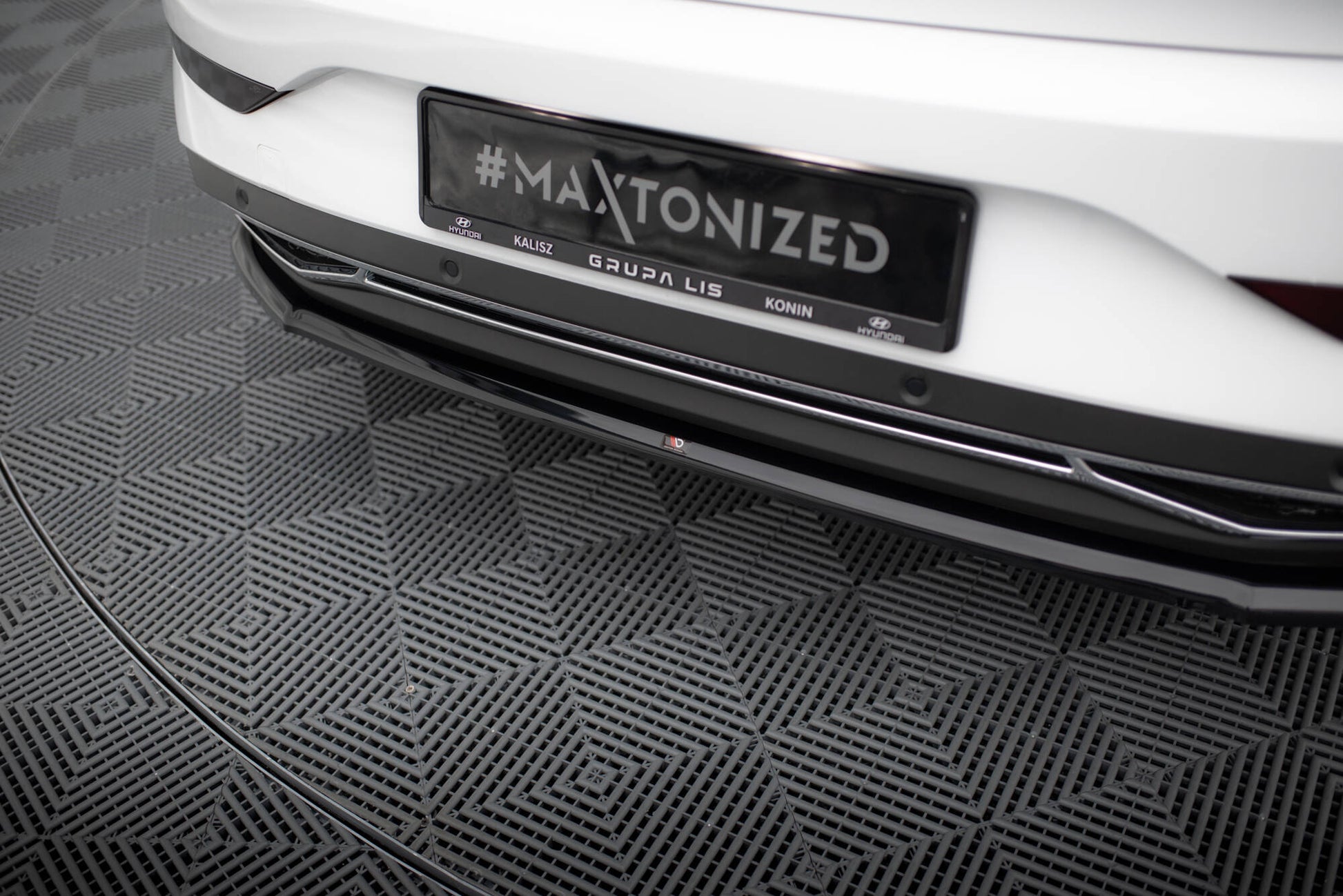 Maxton Zentrale Hinten Splitte Hyundai I30 Mk3 Facelift schwarz Hochglanz