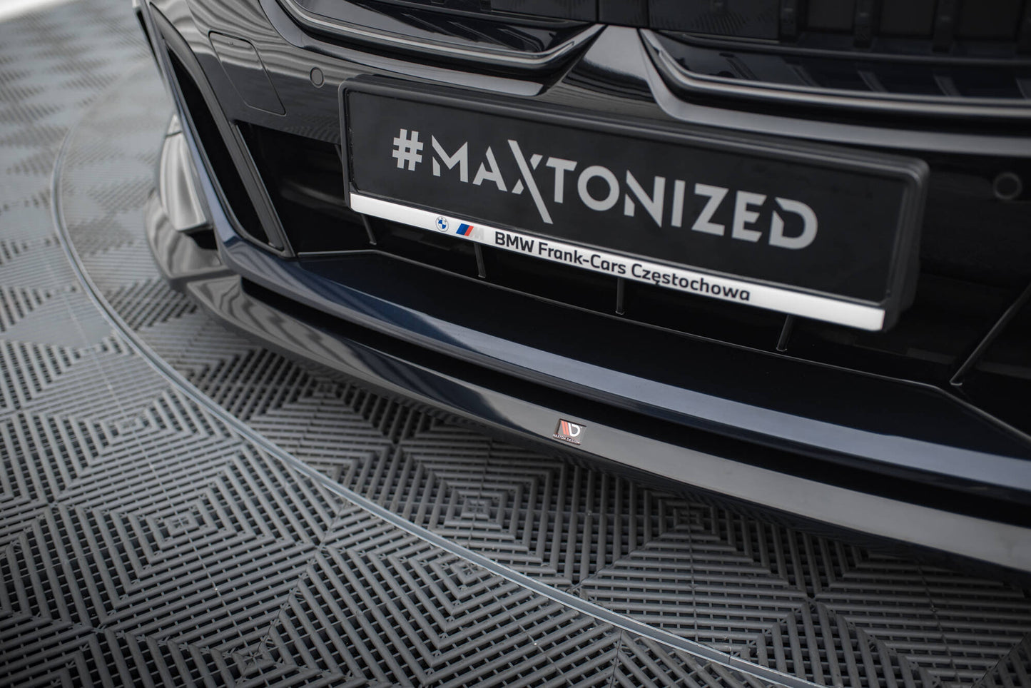Maxton Front Ansatz V.2 für BMW 5er M-Paket G60 schwarz Hochglanz