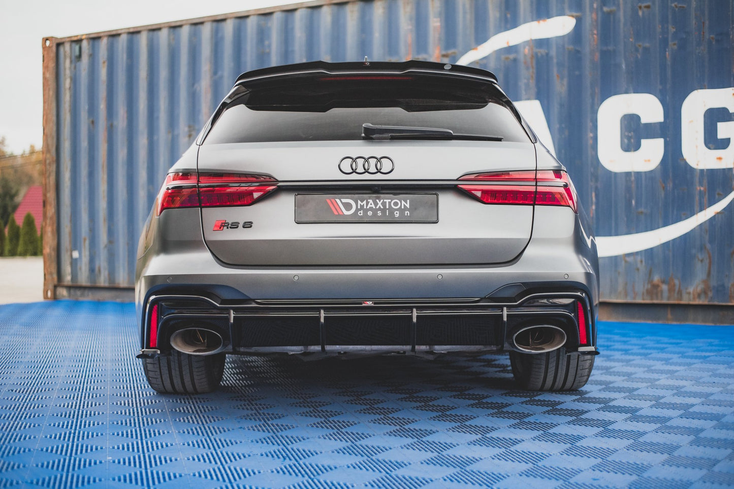 Maxton Diffusor Heck Ansatz für Audi RS6 C8 / RS7 C8 (Version mit Anhängerkupplung) schwarz Hochglanz