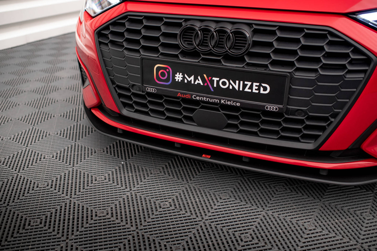 Maxton Street Pro Front Ansatz für für Audi A3 8Y