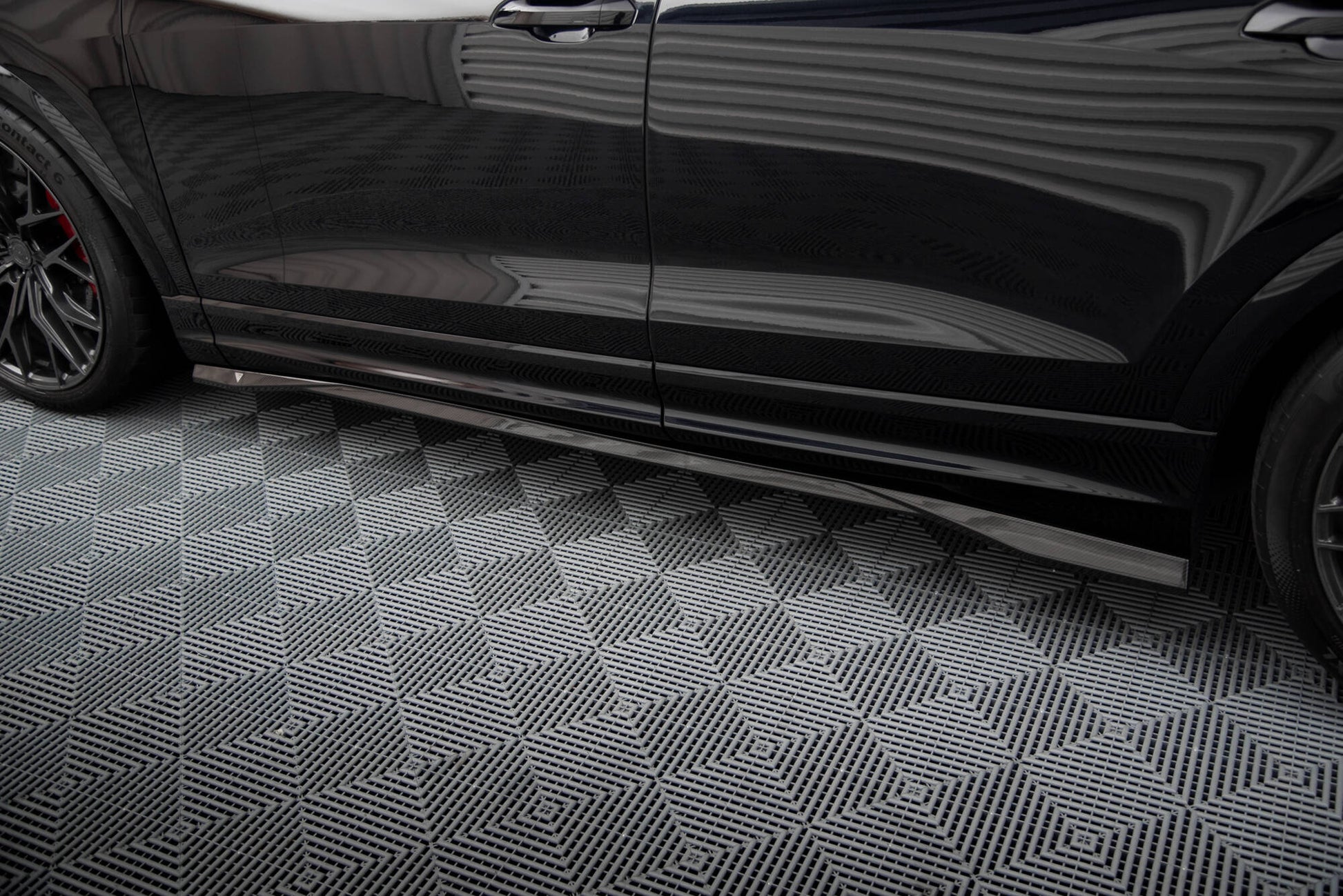 Maxton Carbon Fiber Seitenschweller Audi RSQ8 Mk1