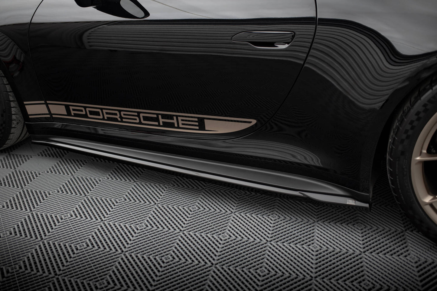 Maxton Seitenschweller Ansatz für Porsche 911 992 GT3 schwarz Hochglanz