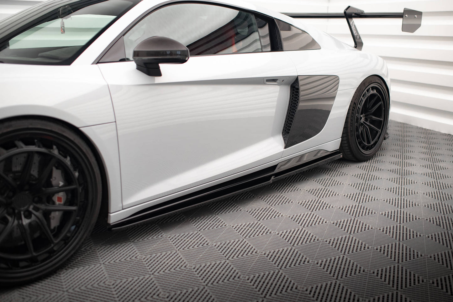 Maxton Seitenschweller Ansatz für V.2 für Audi R8 Mk2 Facelift schwarz Hochglanz