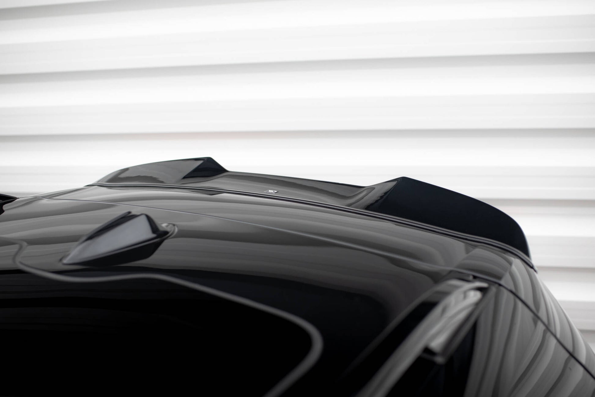 Maxton Spoiler CAP für 3D BMW X7 M-Paket G07  schwarz Hochglanz