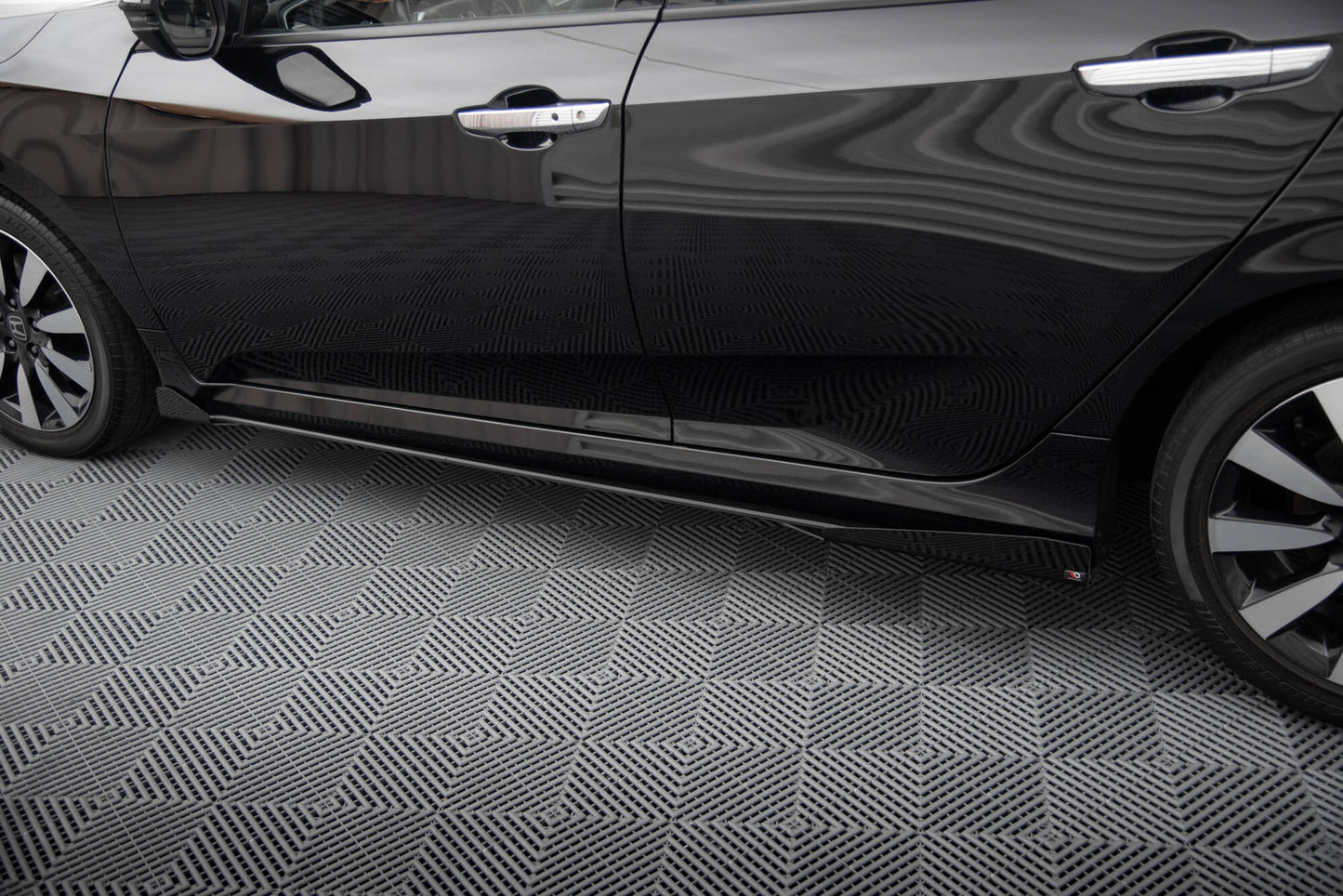 Maxton Street Pro Seitenschweller Ansatz für + Flaps Honda Civic Mk10 schwarz Hochglanz