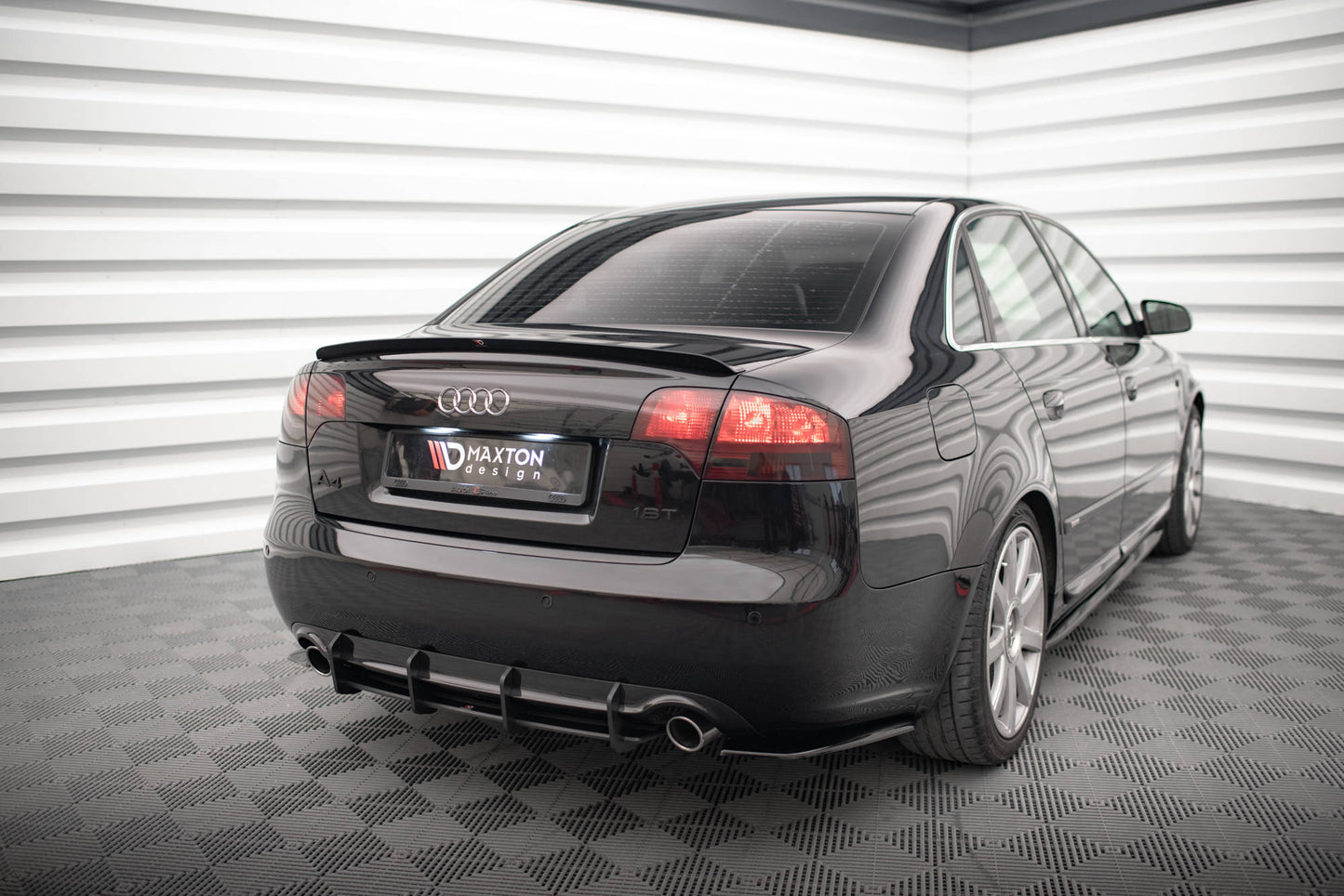 Maxton Spoiler CAP für Audi A4 Limousine S-Line B7 schwarz Hochglanz