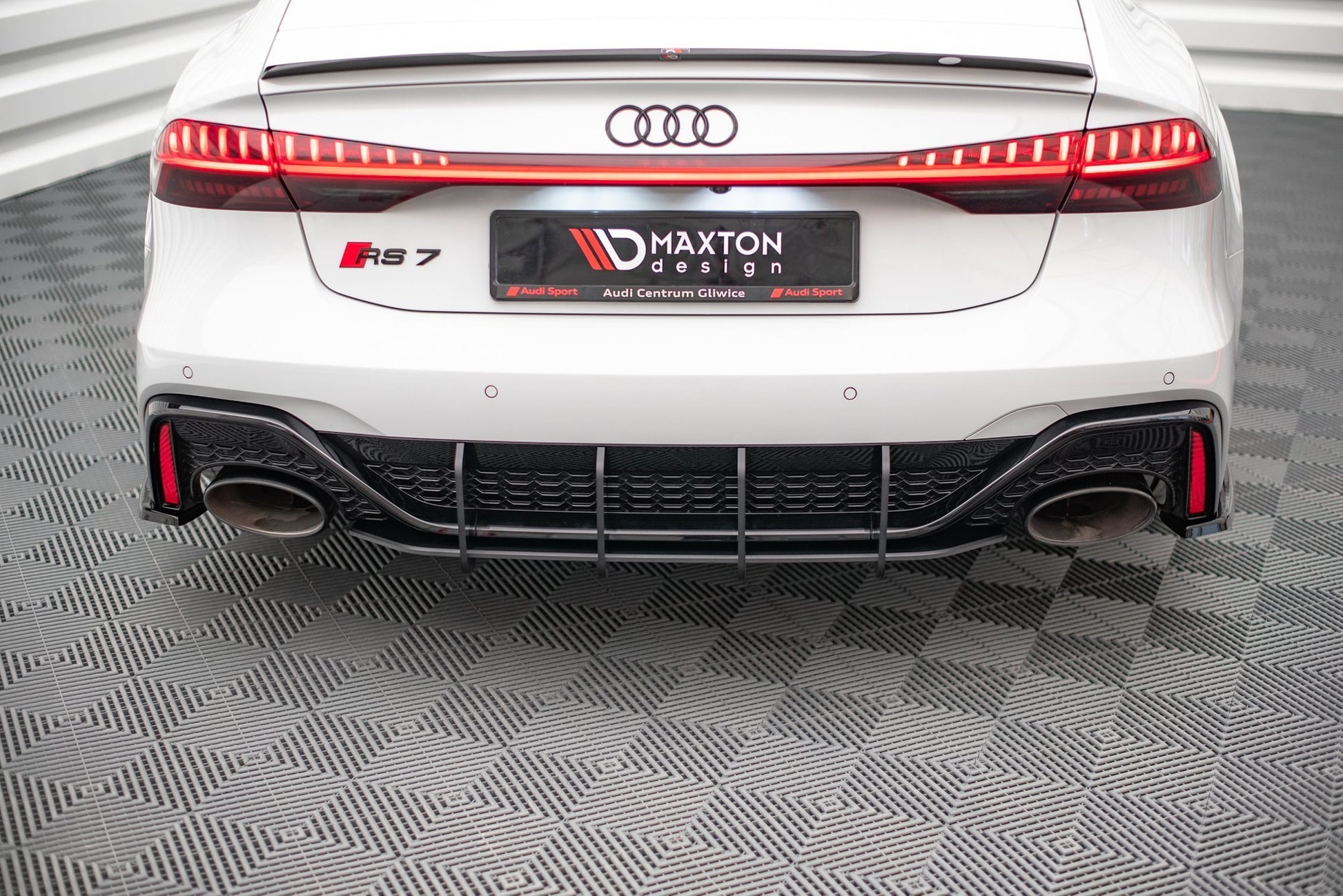 Maxton Street Pro Heckschürze für Audi RS7 C8 / RS6 C8