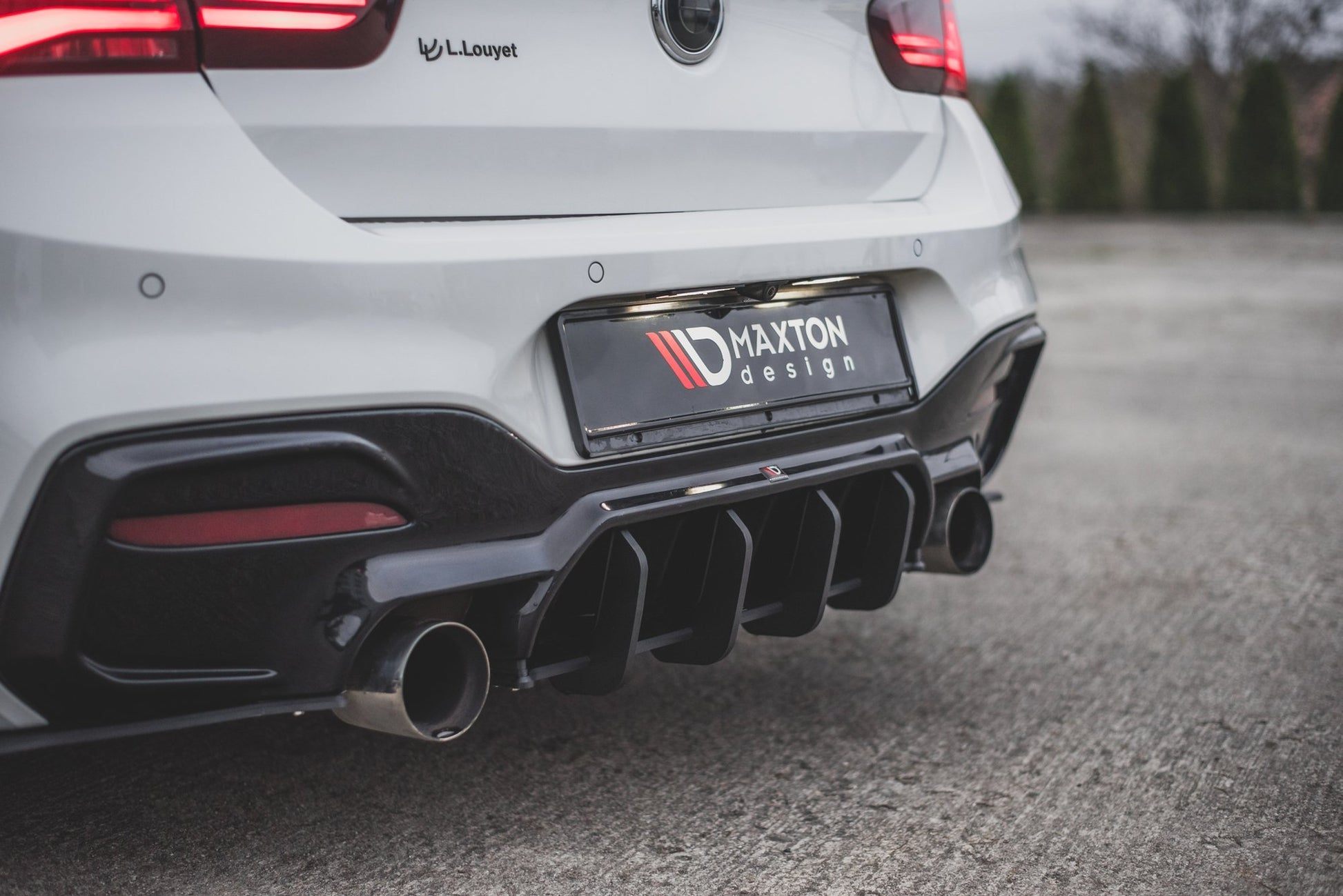 Maxton Robuste Racing Heckschürze V.4 für BMW M140i