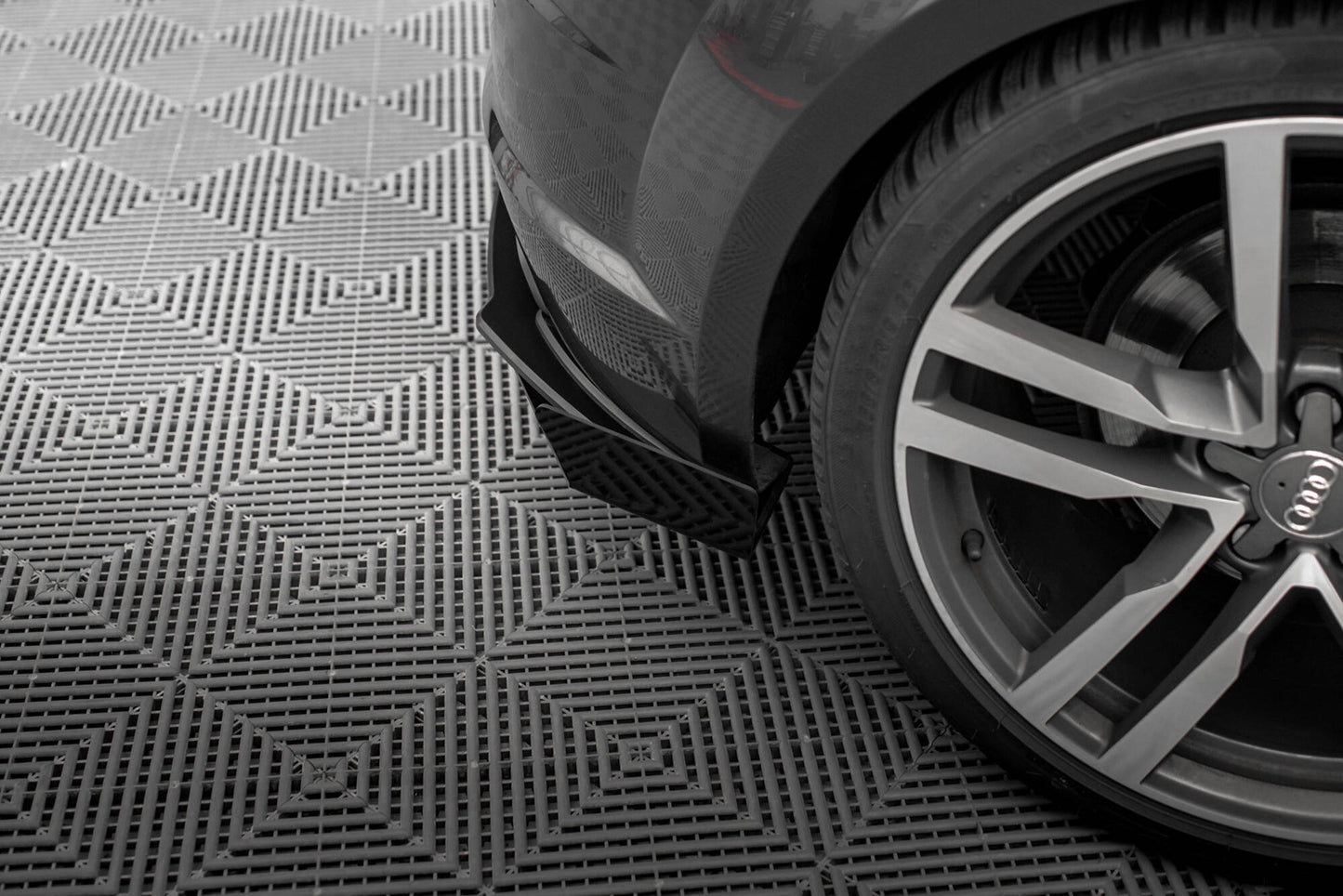 Maxton Hintere Seiten Flaps für Audi TT S-Line 8S schwarz Hochglanz