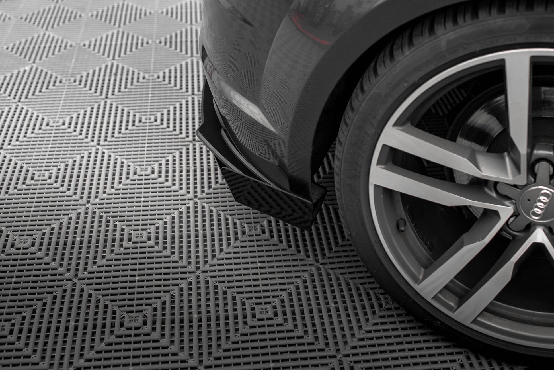 Maxton Hintere Seiten Flaps für Audi TT S-Line 8S schwarz Hochglanz