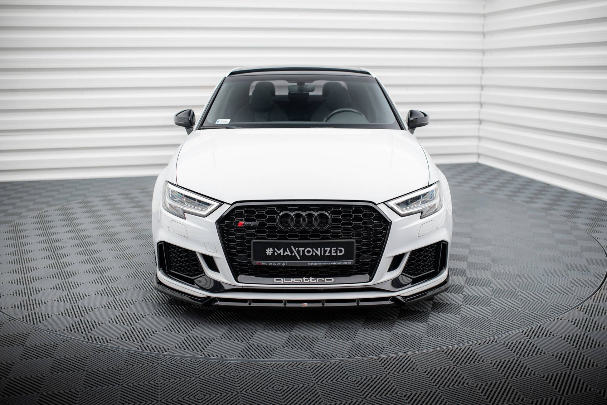 Maxton Front Ansatz V.3 für Audi RS3 Limousine 8V Facelift schwarz Hochglanz