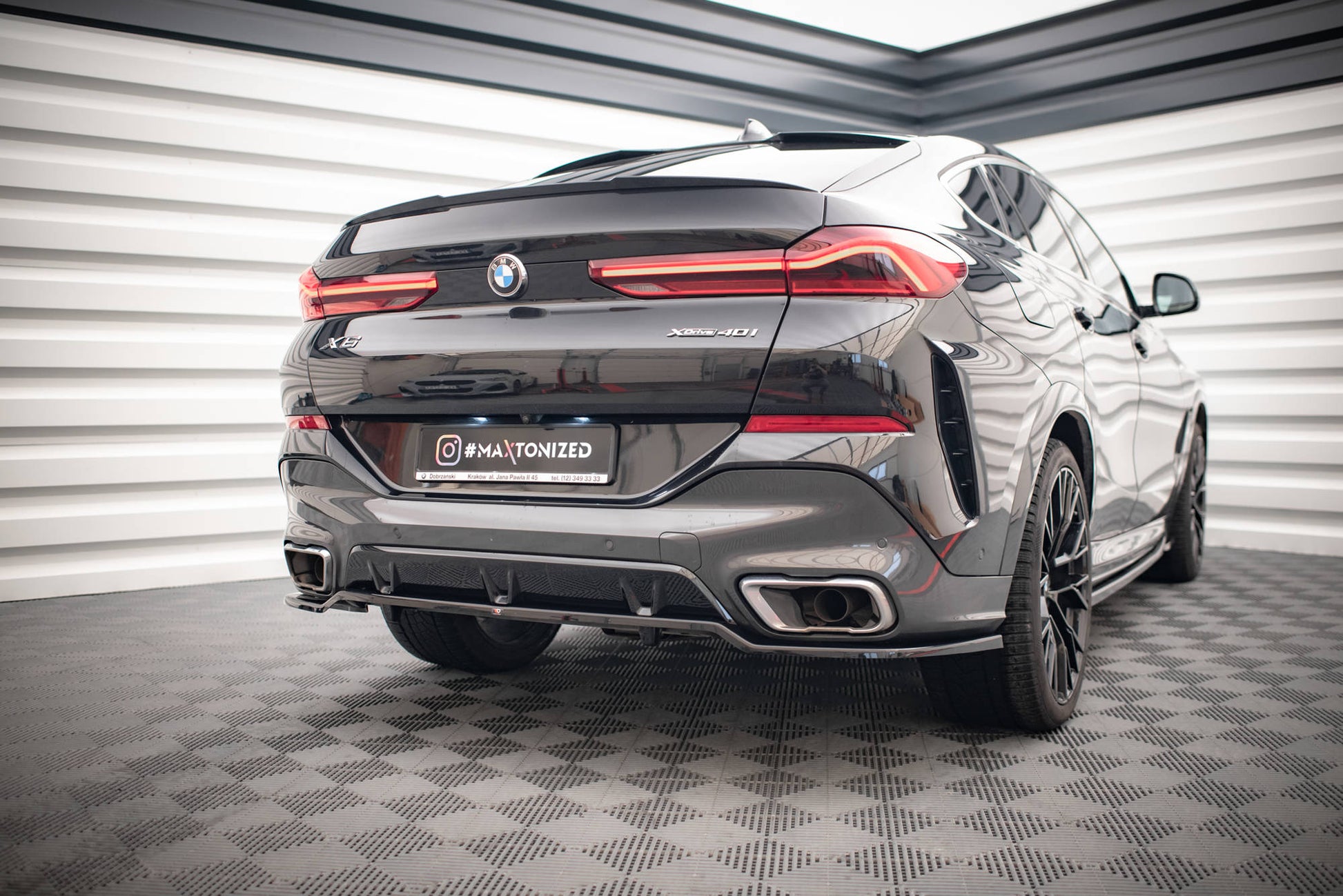 Maxton Mittlerer Diffusor Heck Ansatz DTM Look für V.3 BMW X6 M-Paket G06 schwarz Hochglanz