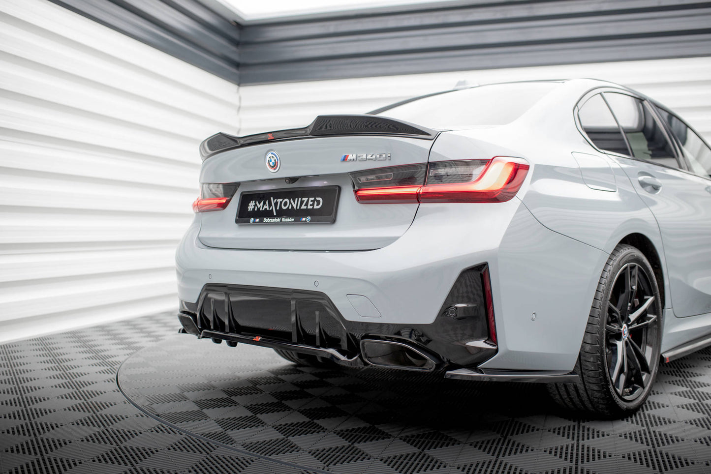 Maxton Mittlerer Diffusor Heck Ansatz DTM Look für V.1 BMW M340i G20 / G21 Facelift schwarz Hochglanz