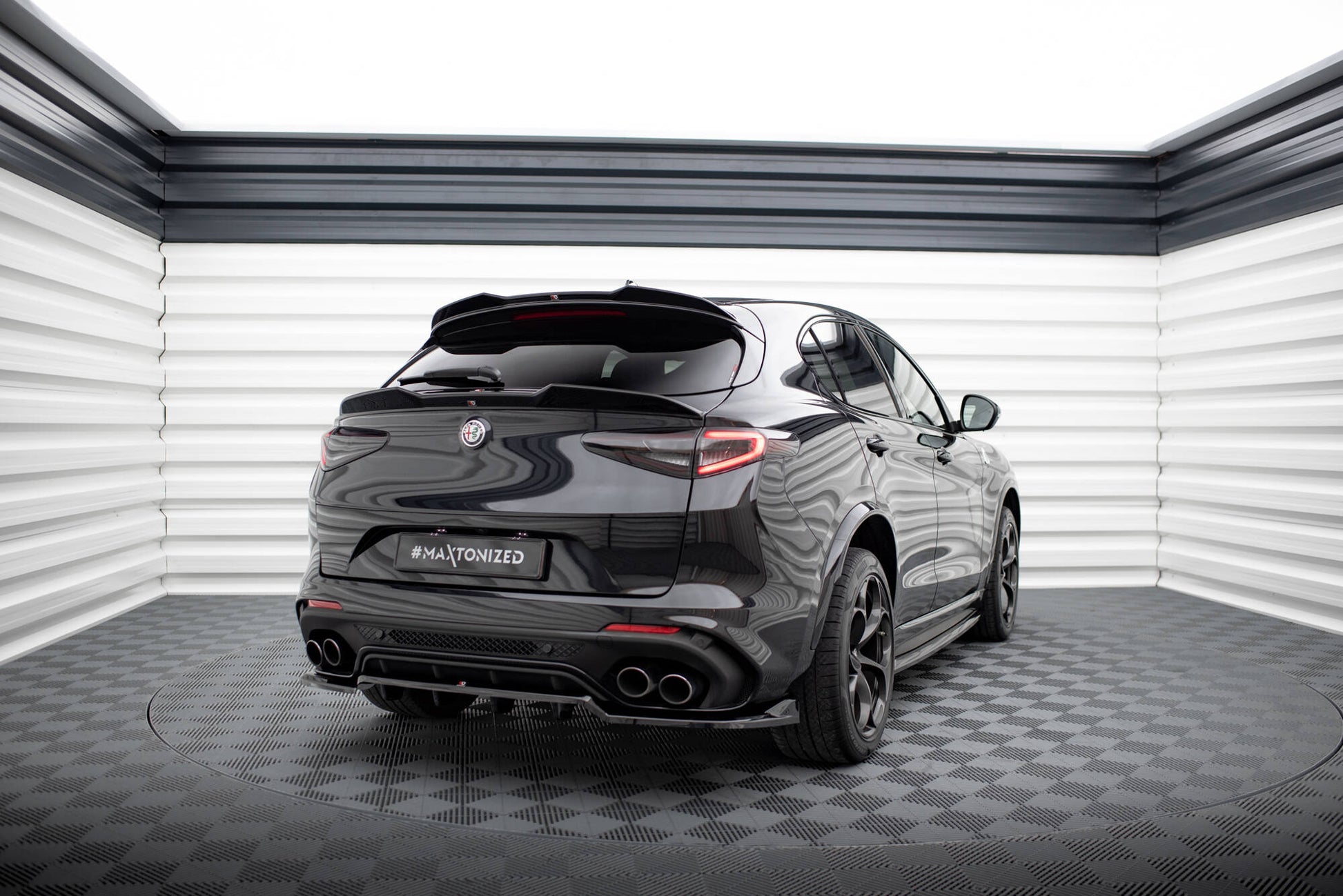 Maxton Höher Spoiler CAP für 3D Alfa Romeo Stelvio Quadrifoglio Mk1 schwarz Hochglanz