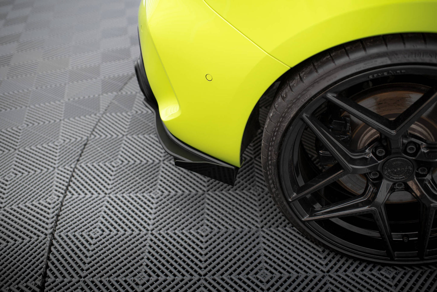 Maxton Street Pro Heck Ansatz Flaps Diffusor V.2 +Flaps für V.2 BMW 1er F40 M-Paket / M135i schwarz Hochglanz