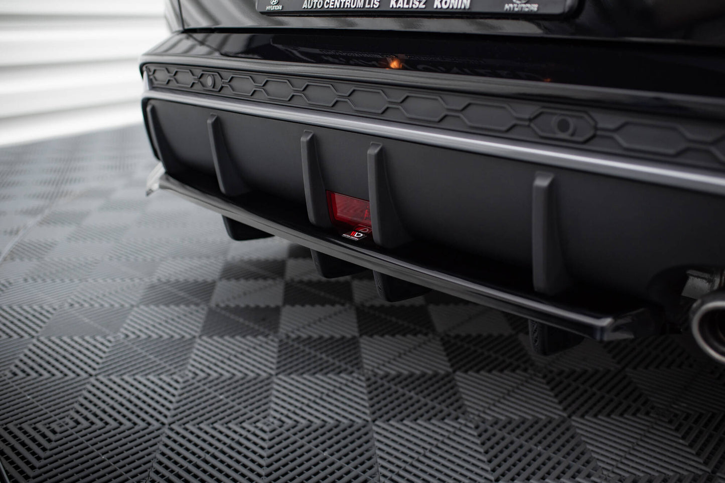 Maxton Mittlerer Diffusor Heck Ansatz DTM Look für Hyundai Kona N-Line Mk2 schwarz Hochglanz