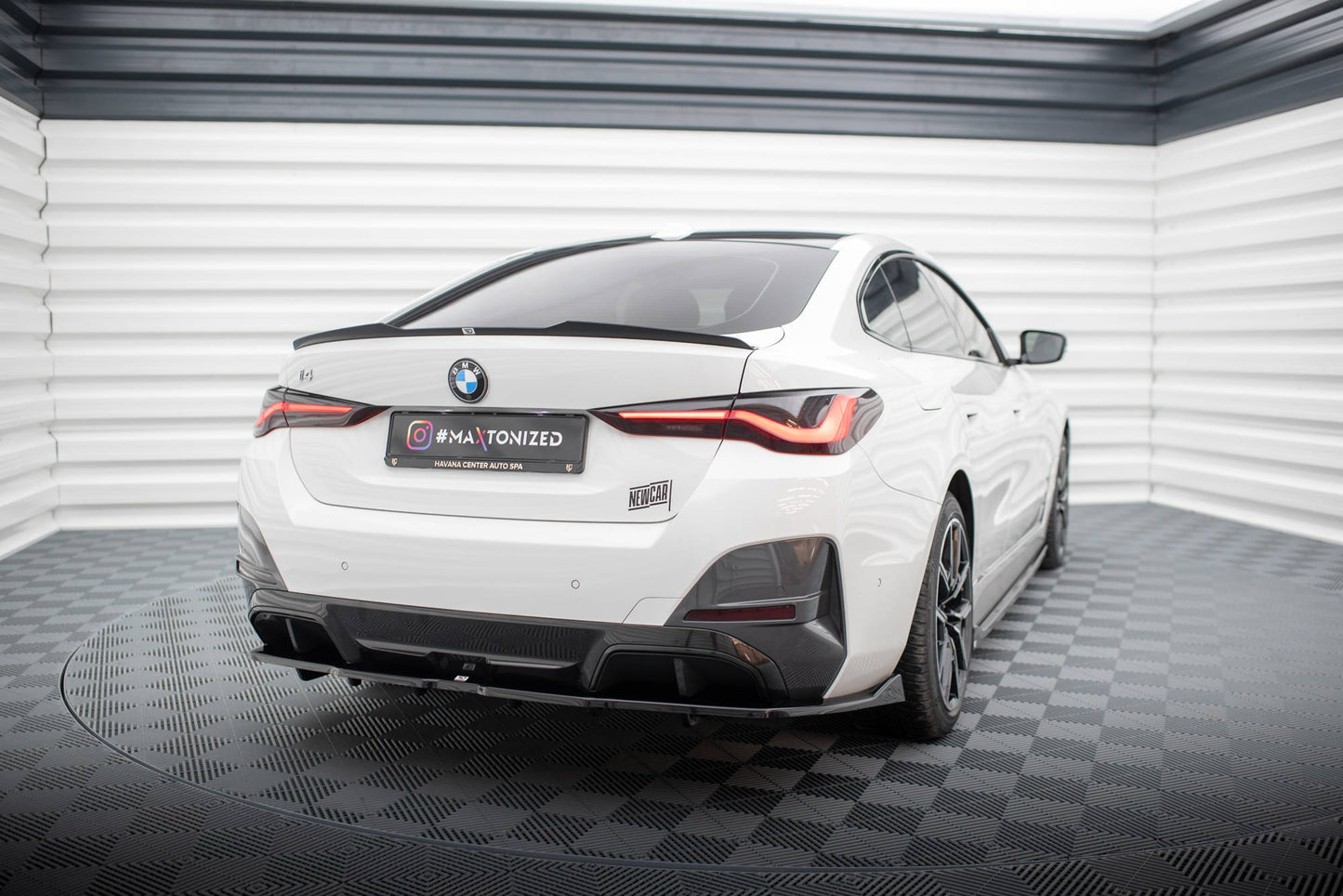 Maxton Spoiler CAP für BMW i4 / 4 Gran Coupe M-Paket G26 schwarz Hochglanz