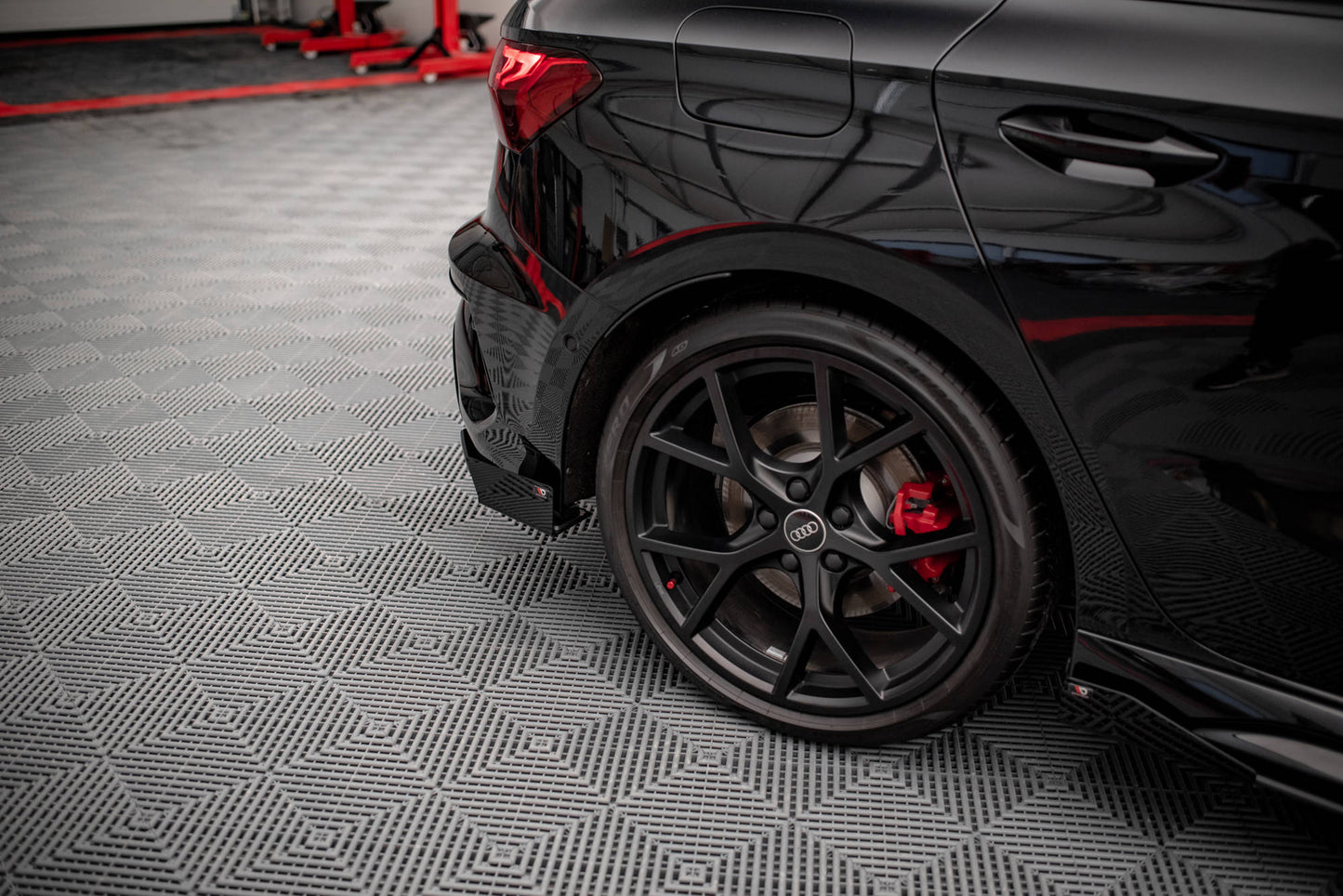 Maxton Street Pro Heck Ansatz Flaps Diffusor +Flaps für Audi RS3 Sportback 8Y schwarz Hochglanz