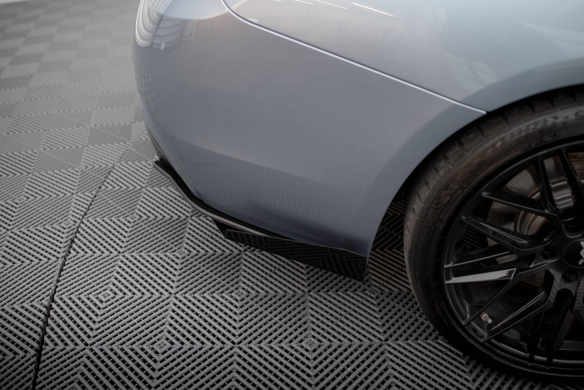 Maxton Hintere Seiten Flaps für BMW 4er35i Coupe M-Paket F32 schwarz Hochglanz