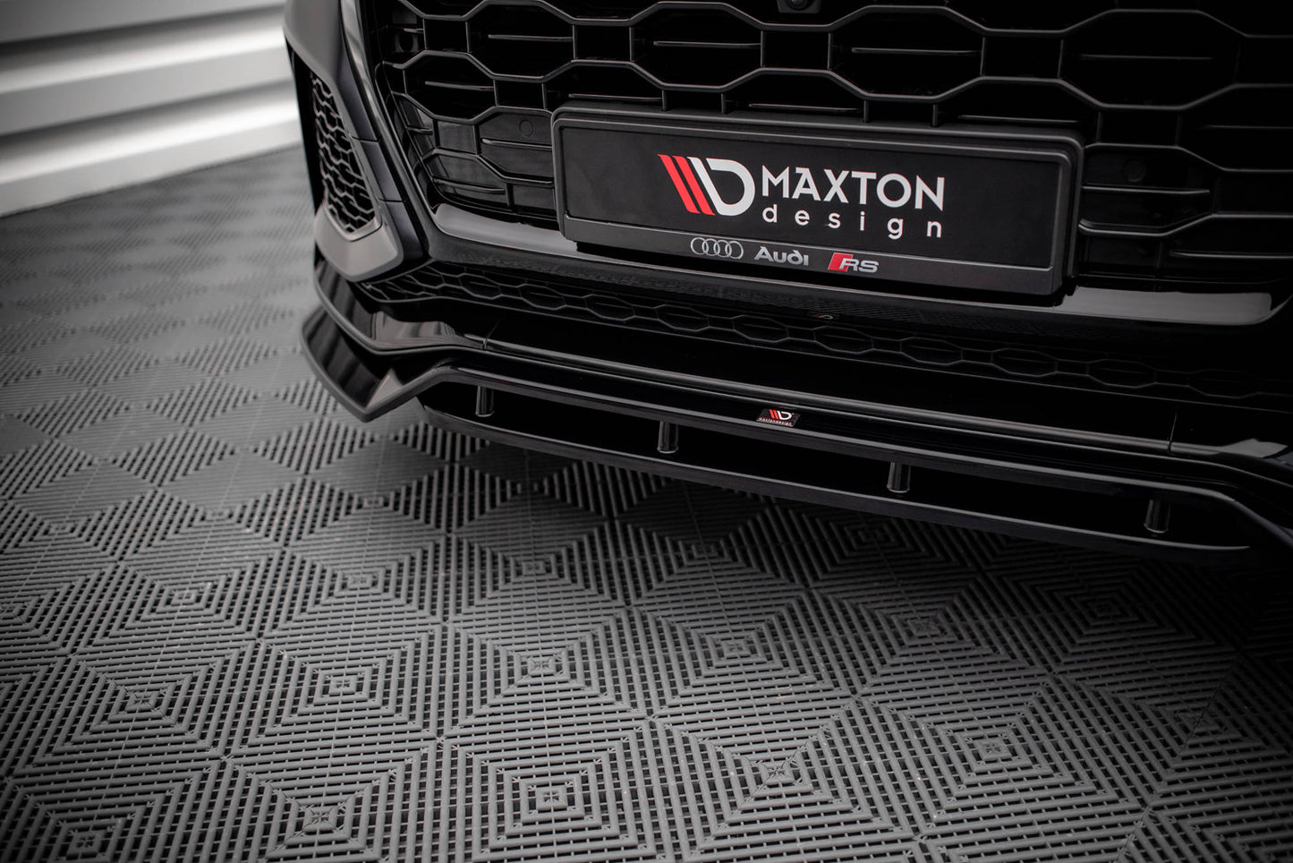 Maxton Front Ansatz V.3 für Audi RSQ8 Mk1 schwarz Hochglanz
