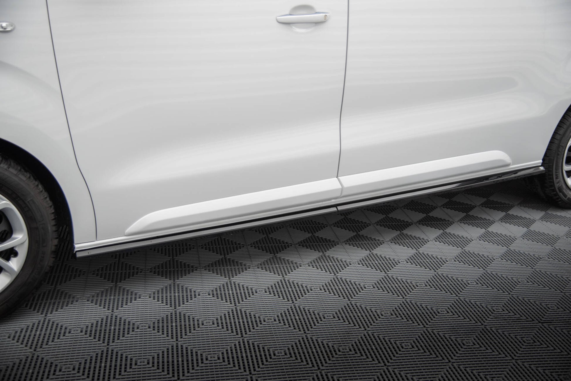 Maxton Seitenschweller Ansatz für Citroen Jumpy l2 /l3 Mk3 schwarz Hochglanz