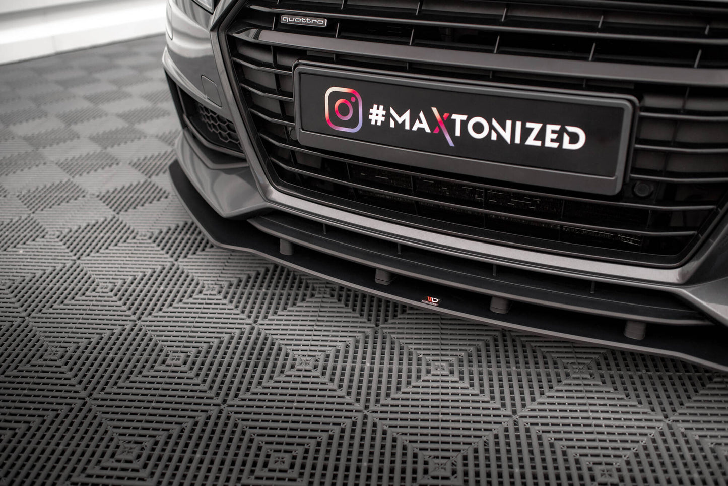 Maxton Street Pro Front Ansatz für für Audi TT S / S-Line 8S