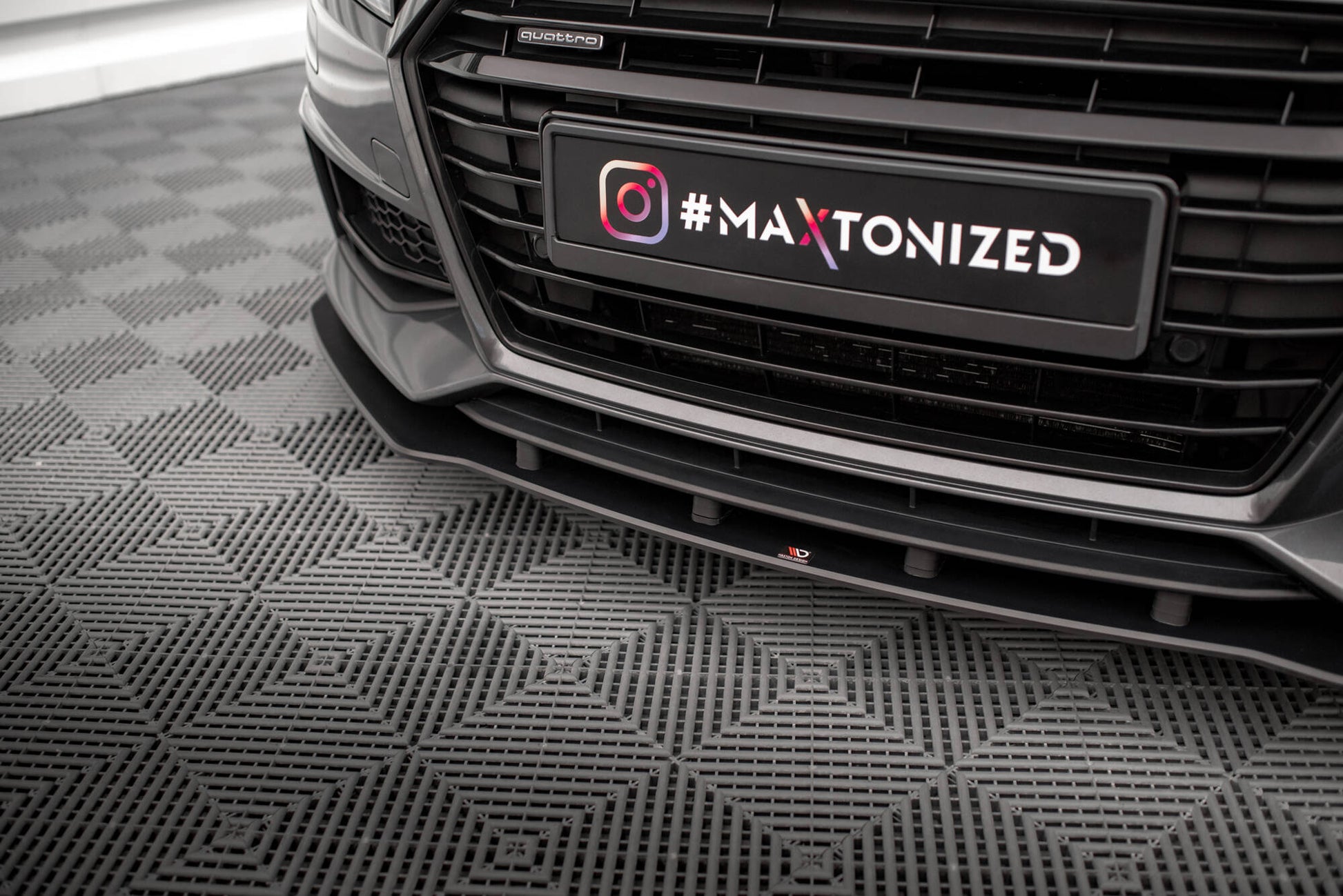 Maxton Street Pro Front Ansatz für für Audi TT S / S-Line 8S