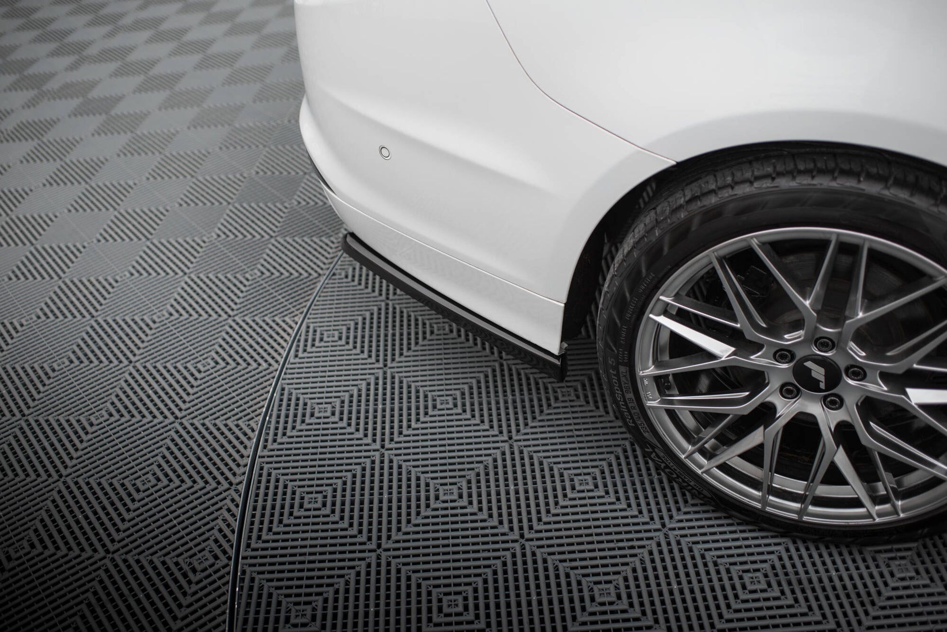 Maxton Heck Ansatz Flaps Diffusor für Ford Mondeo Sport Mk5 Facelift / Fusion Sport Mk2 Facelift schwarz Hochglanz