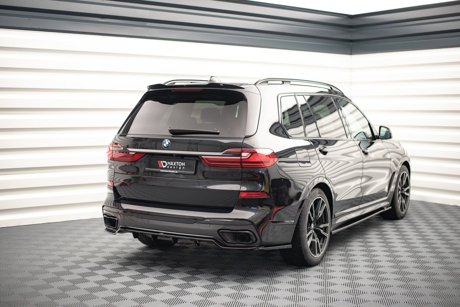 Maxton Mittlerer Diffusor Heck Ansatz DTM Look für BMW X7 M G07 schwarz matt