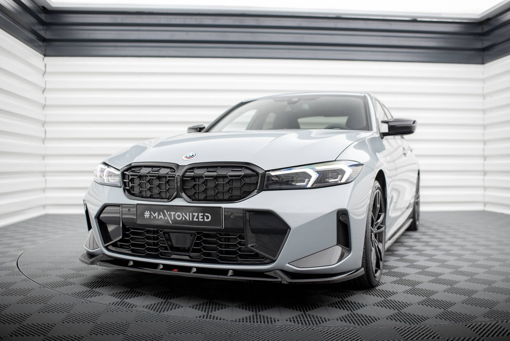 Maxton Front Ansatz V.1 für BMW 3er M340i / M-Paket G20 / G21 Facelift schwarz Hochglanz