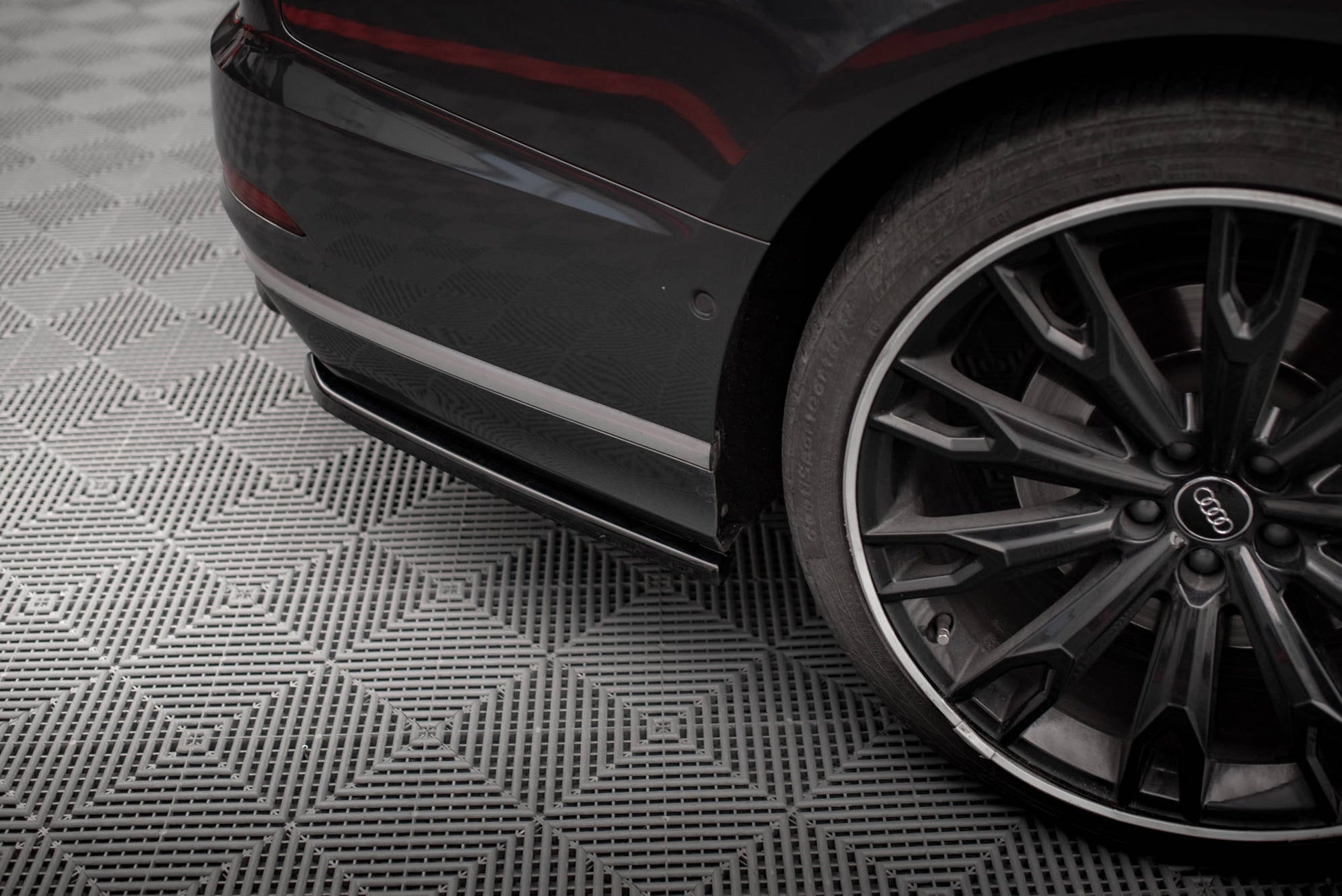Maxton Heck Ansatz Flaps Diffusor für Audi S8 D5 schwarz Hochglanz