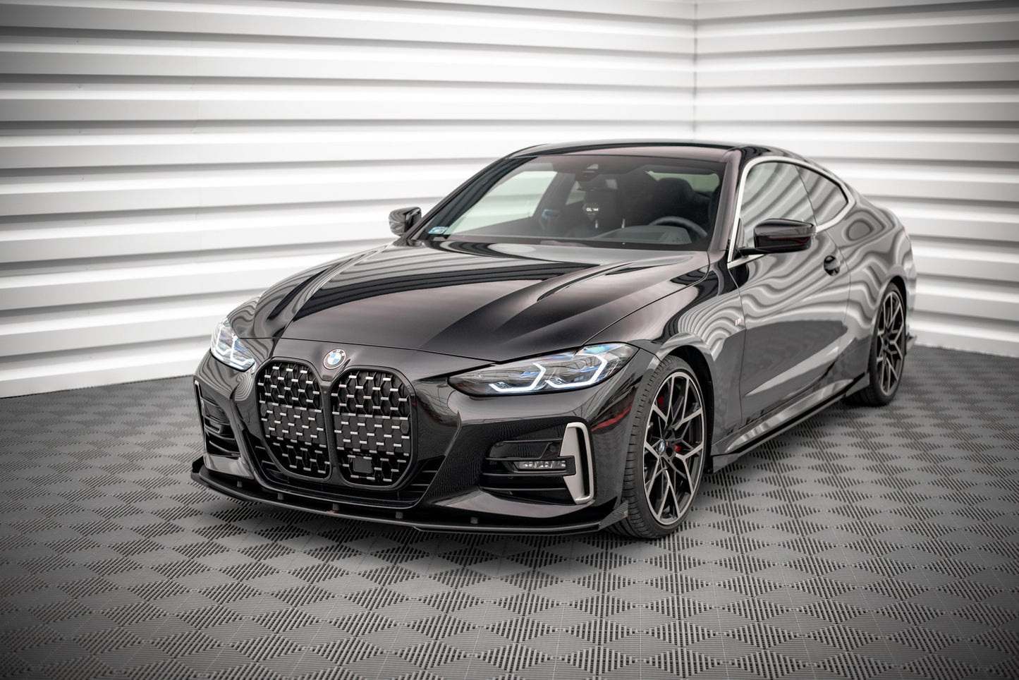 Maxton Street Pro Front Ansatz für +Flaps für BMW 4er M-Paket G22 schwarz Hochglanz
