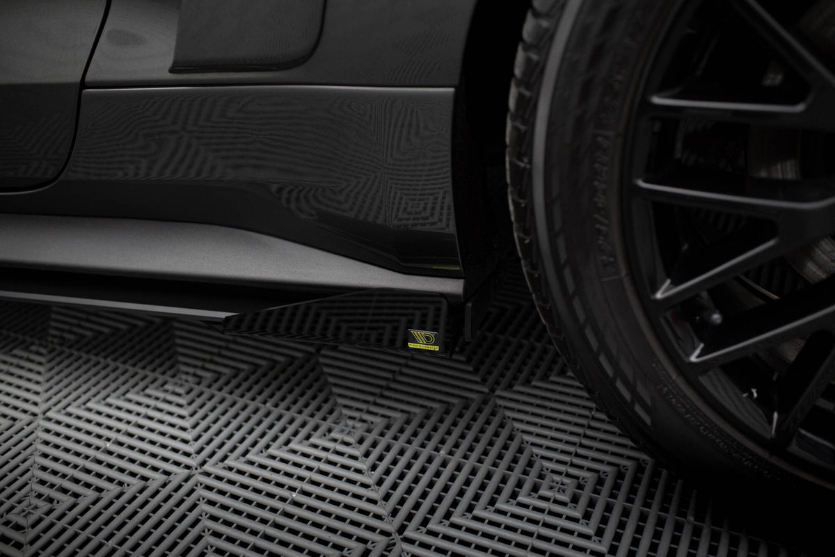 Maxton Street Pro Seitenschweller Ansatz für + Flaps Ford Mustang GT Mk6  schwarz Hochglanz