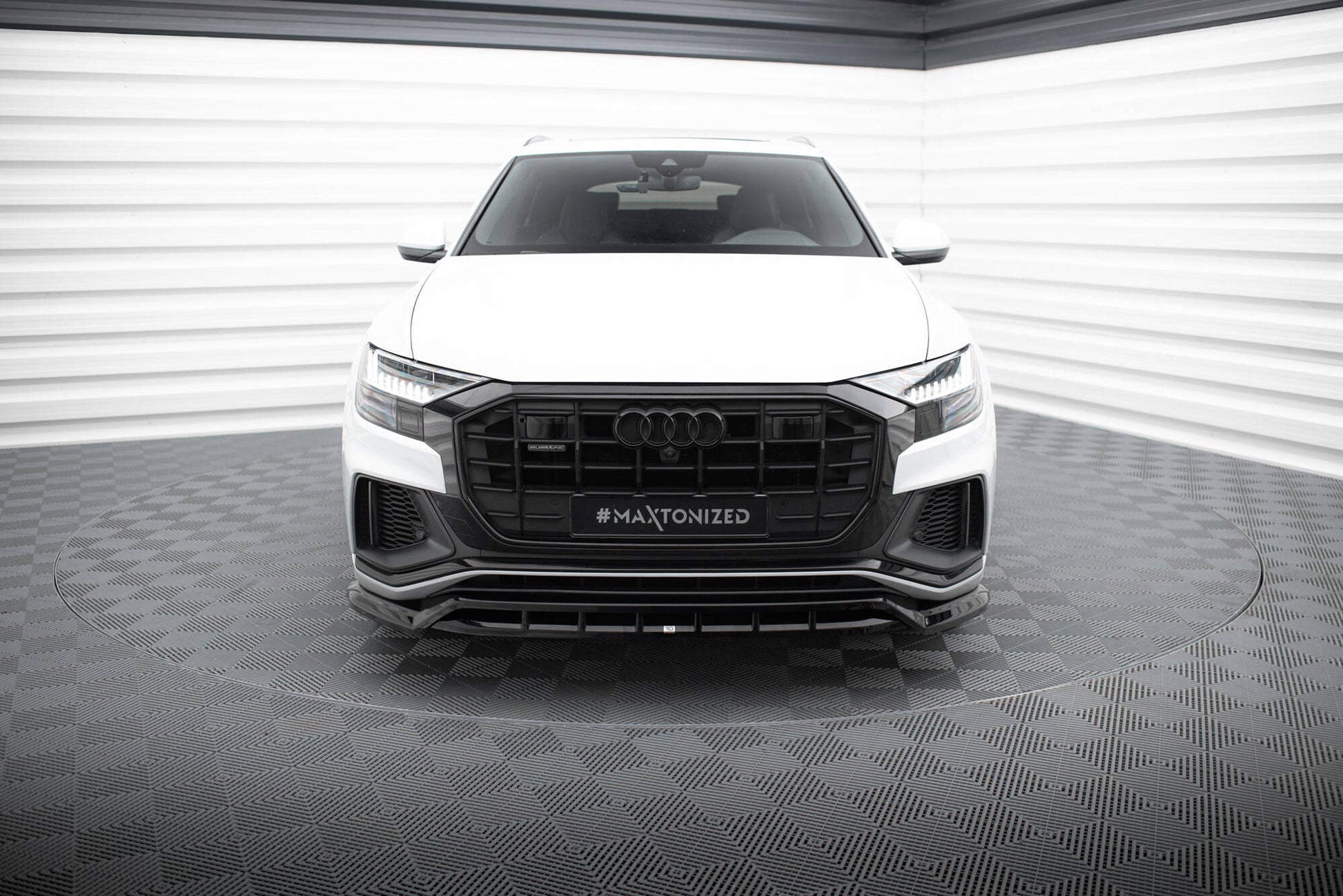 Maxton Front Ansatz V.2 für Audi SQ8 / Q8 S-Line Mk1 schwarz Hochglanz