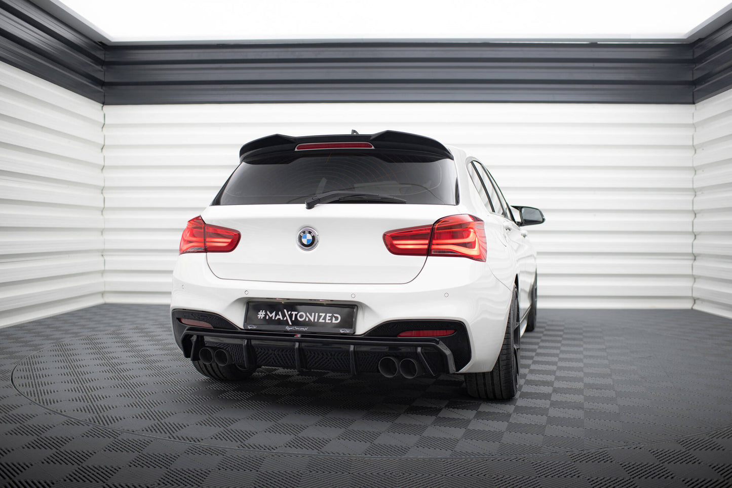 Maxton Diffusor Heck Ansatz für BMW 1er M-Paket / M140i F20 Facelift (Version mit Doppelauspuff auf beiden Seiten)