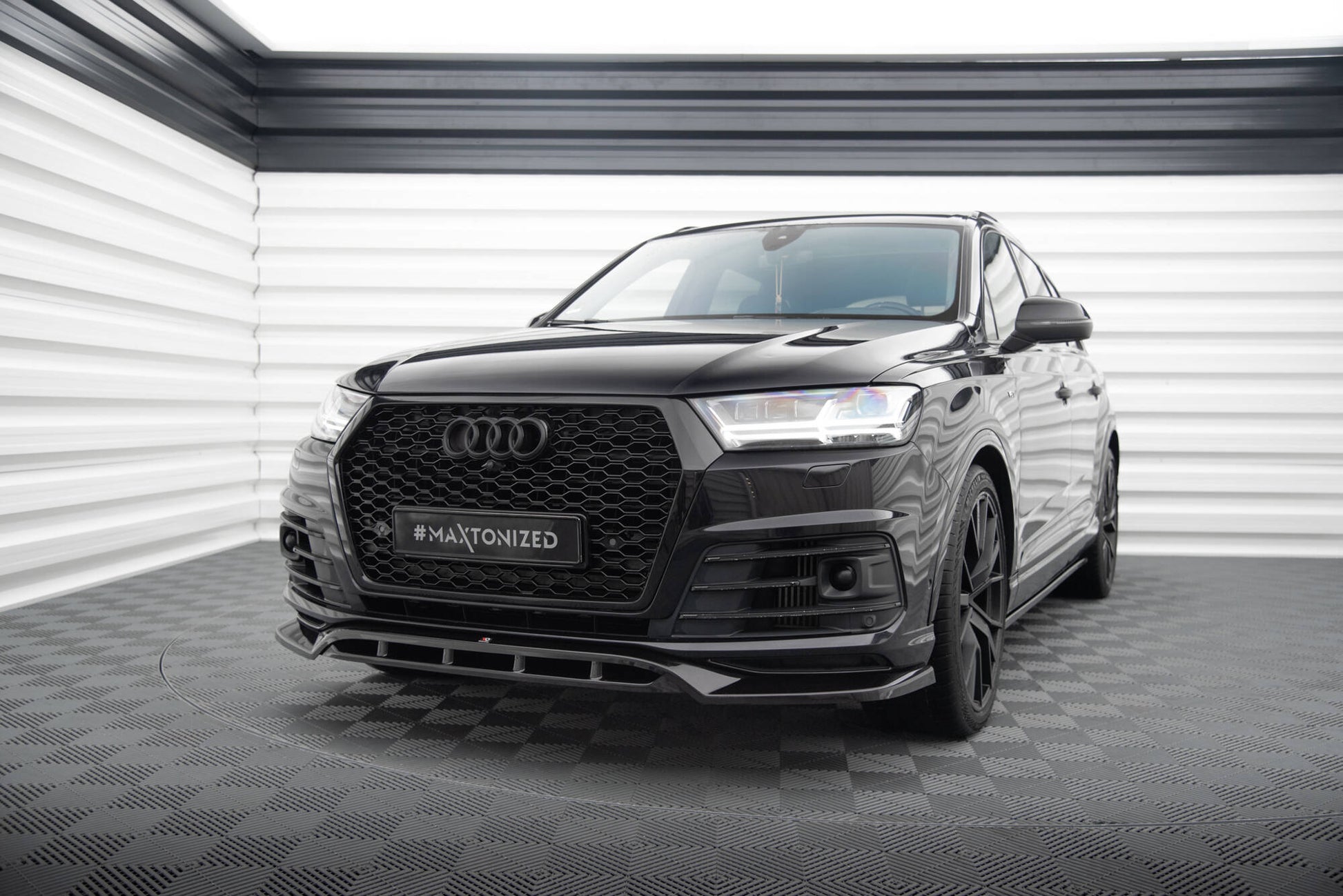 Maxton Front Ansatz V.2 für Audi SQ7 / Q7 S-Line Mk2 schwarz Hochglanz