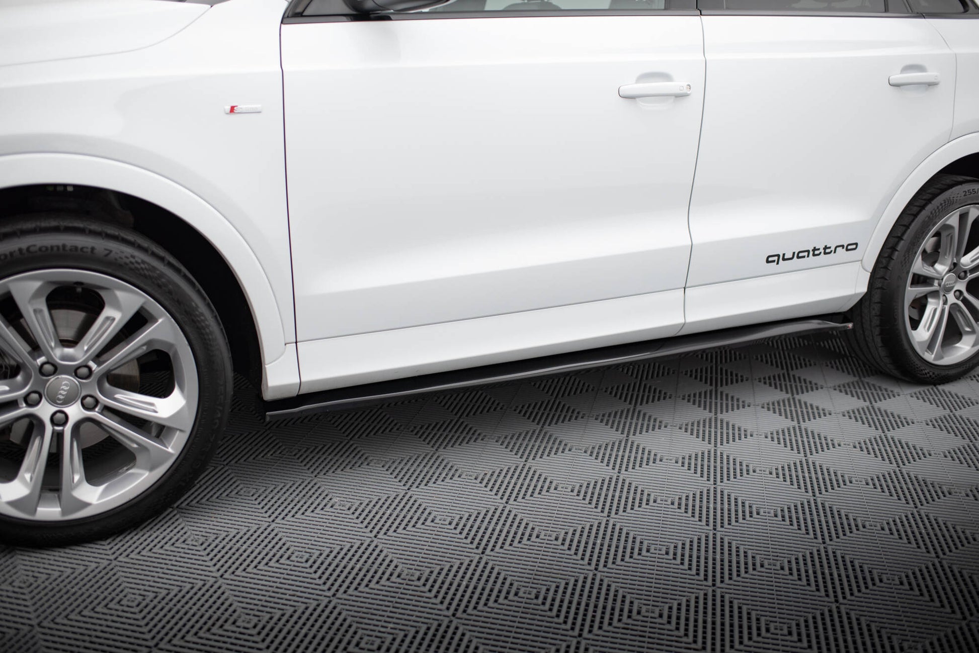 Maxton Seitenschweller Ansatz für Audi Q3 S-line 8U schwarz Hochglanz