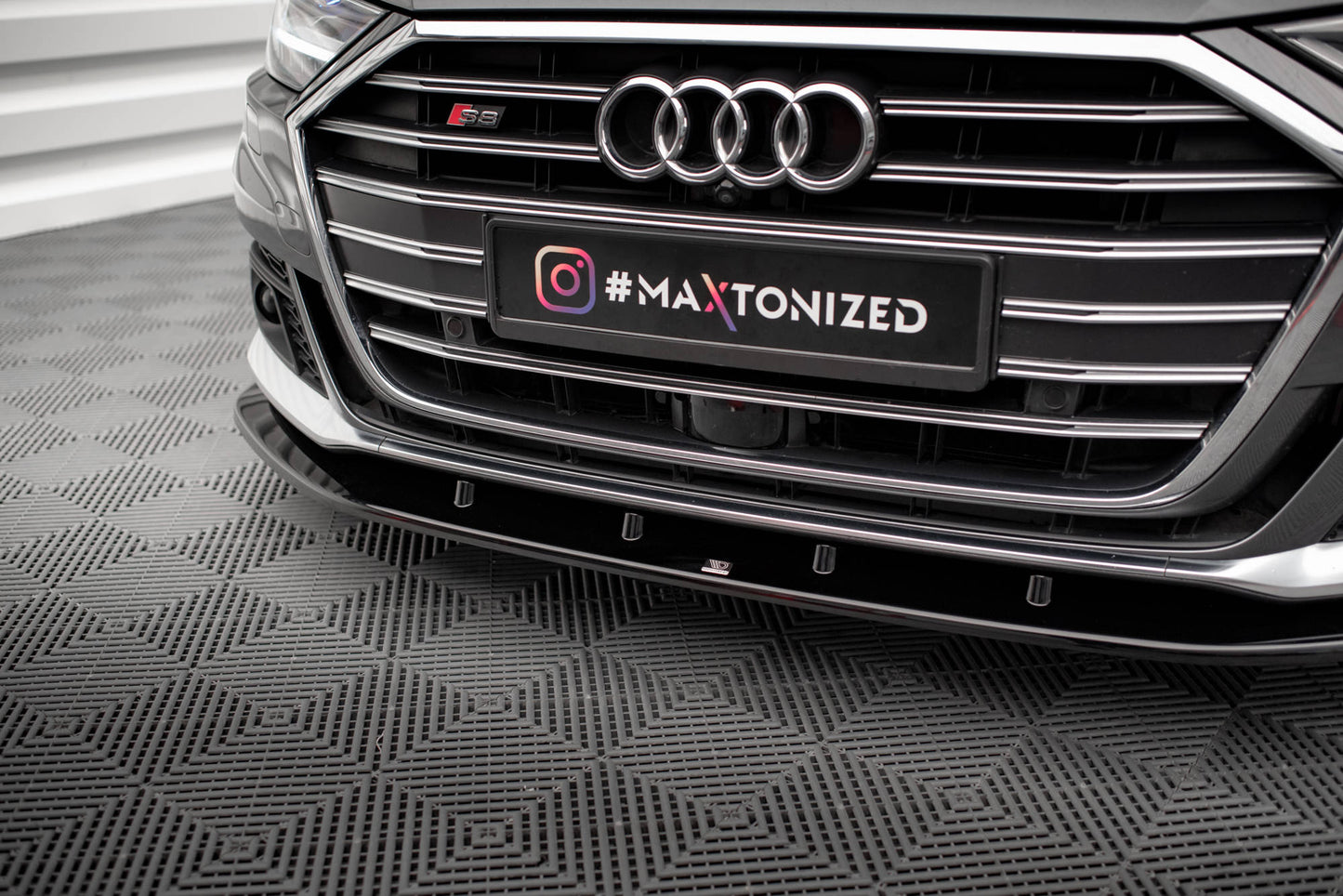 Maxton Front Ansatz V.2 für Audi S8 / A8 S-Line D5 schwarz Hochglanz