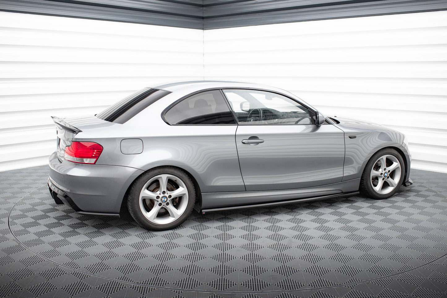 Maxton Seitenschweller Ansatz für BMW 1er M-Paket E82 schwarz Hochglanz