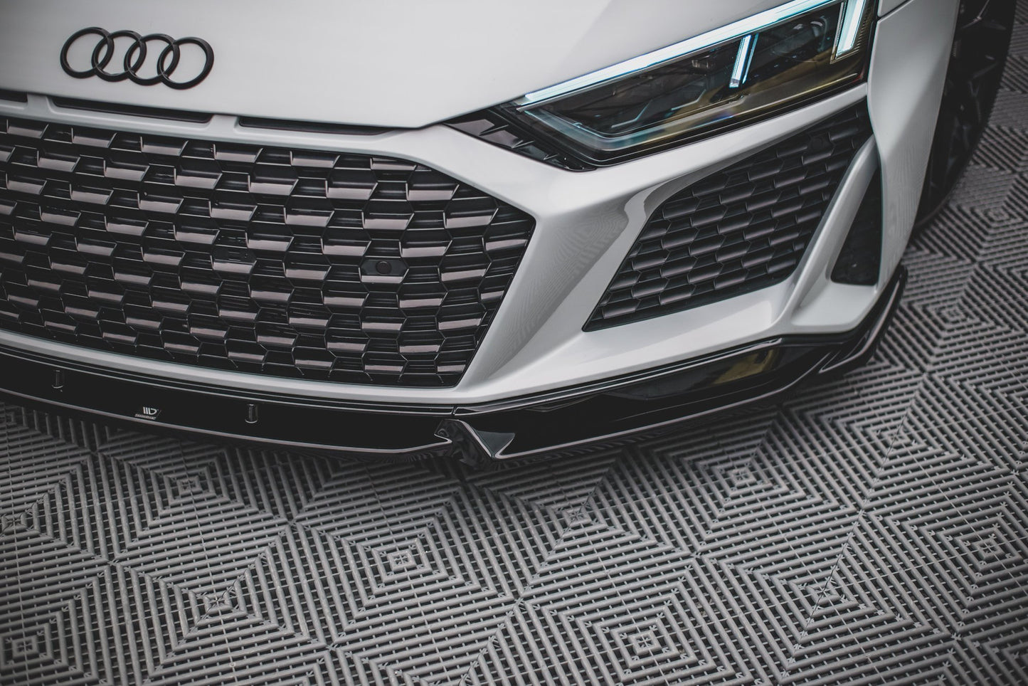 Maxton Front Ansatz V.1 für Audi R8 Mk2 Facelift schwarz Hochglanz