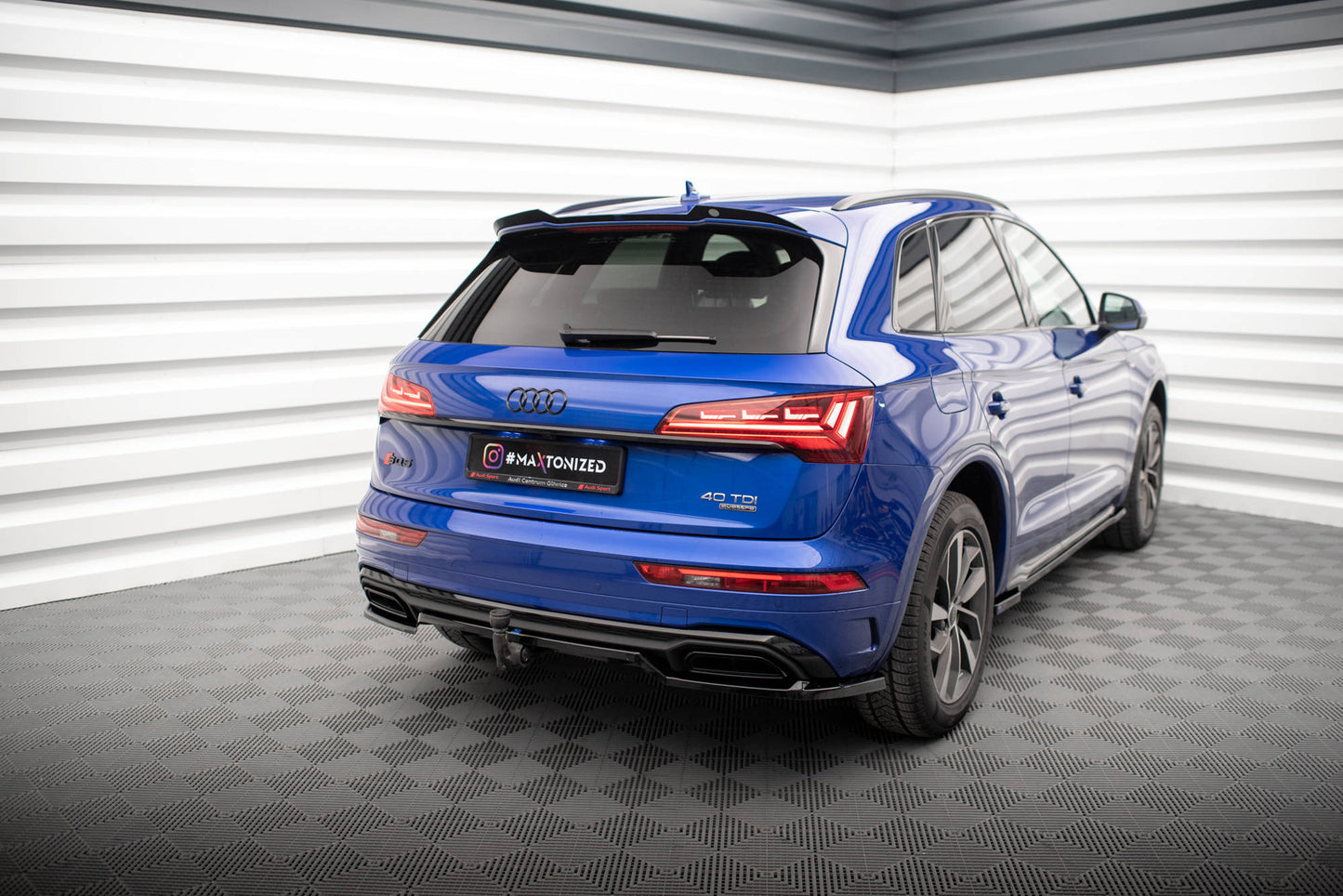 Maxton Mittlerer Diffusor Heck Ansatz DTM Look für Audi Q5 S-Line SUV Mk2 Facelift schwarz Hochglanz