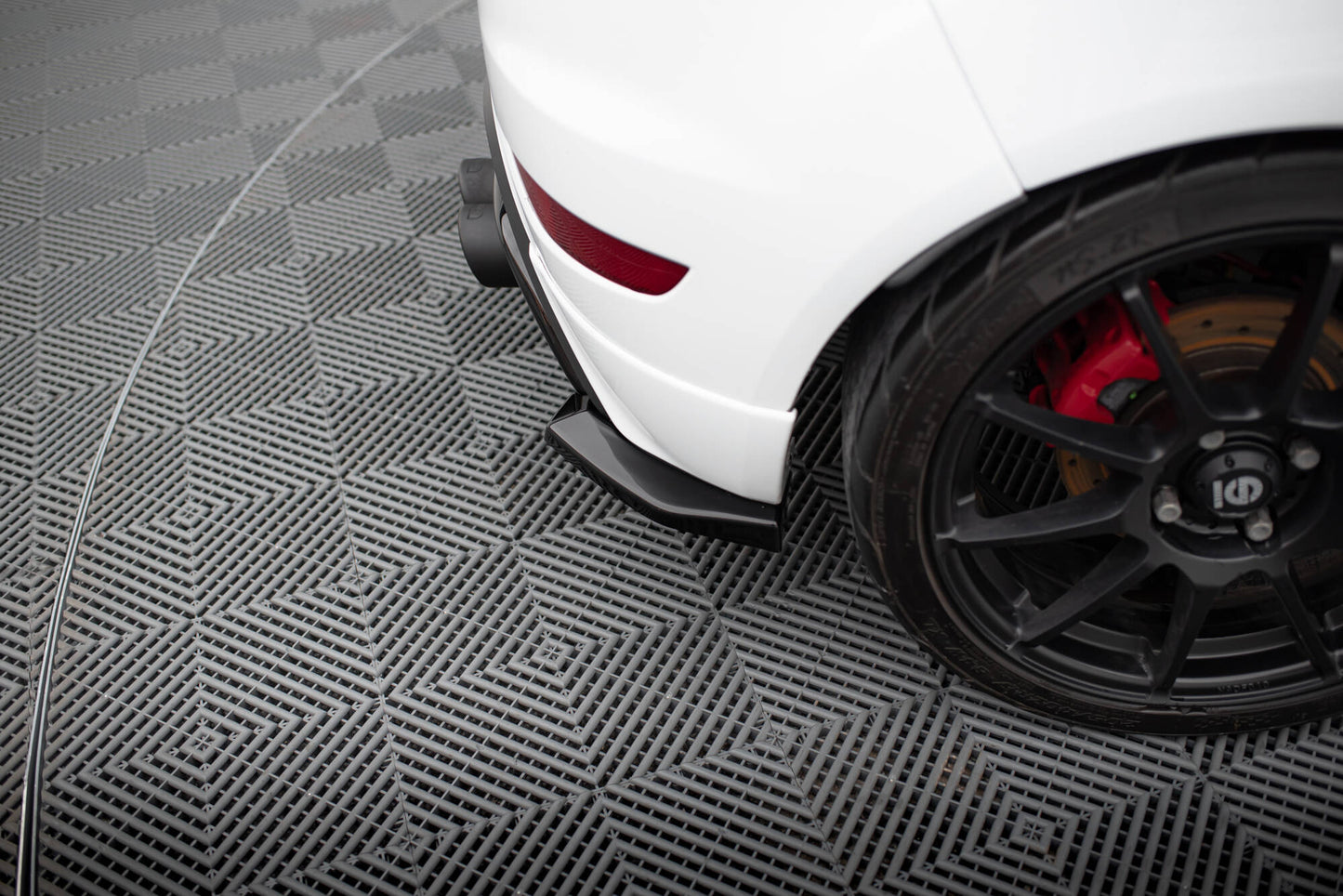 Maxton Heck Ansatz Flaps Diffusor V.3 für Ford Fiesta ST Mk7 Facelift schwarz Hochglanz