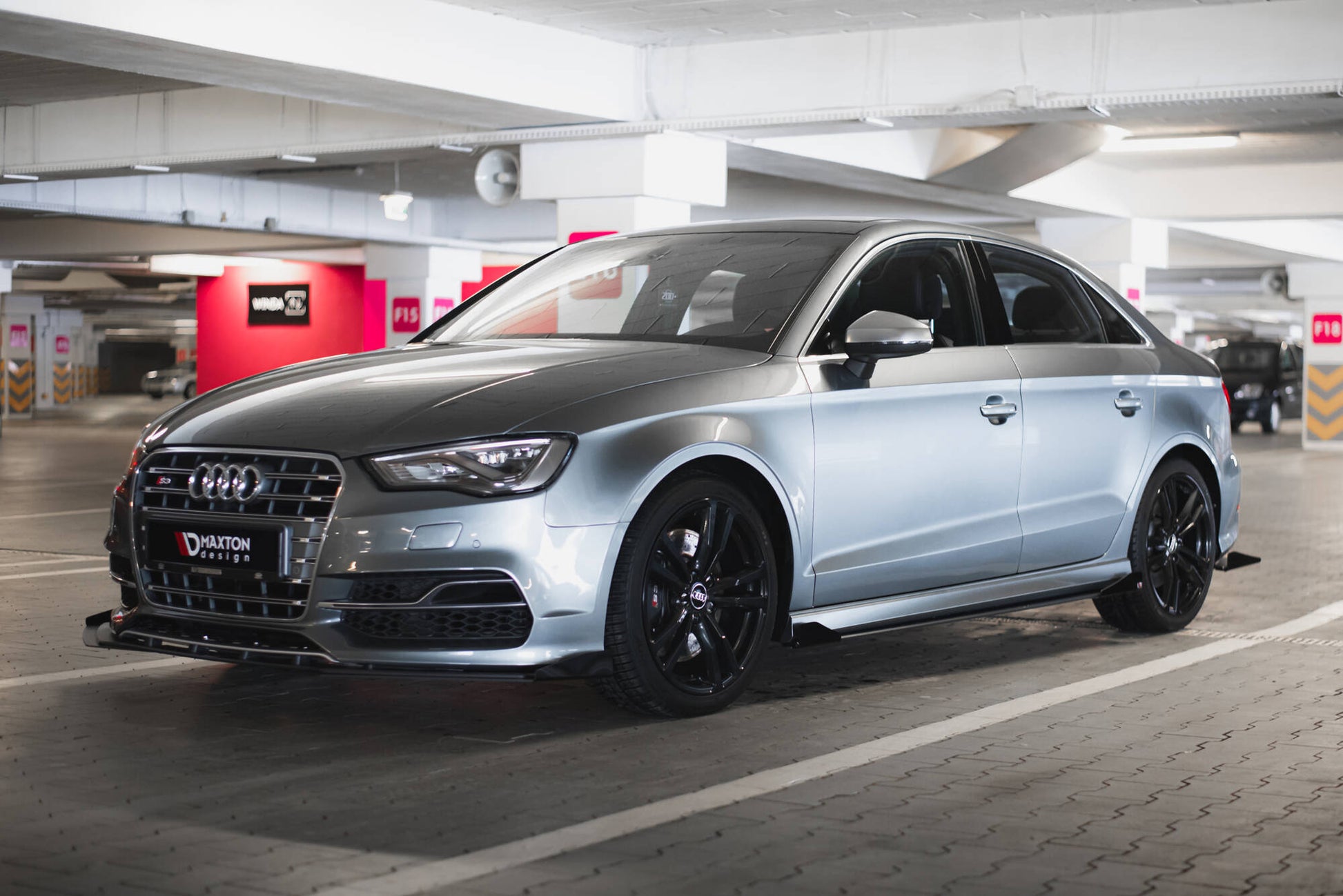Maxton Street Pro Seitenschweller Ansatz für + Flaps Audi S3 / A3 S-Line Limousine 8V schwarz Hochglanz