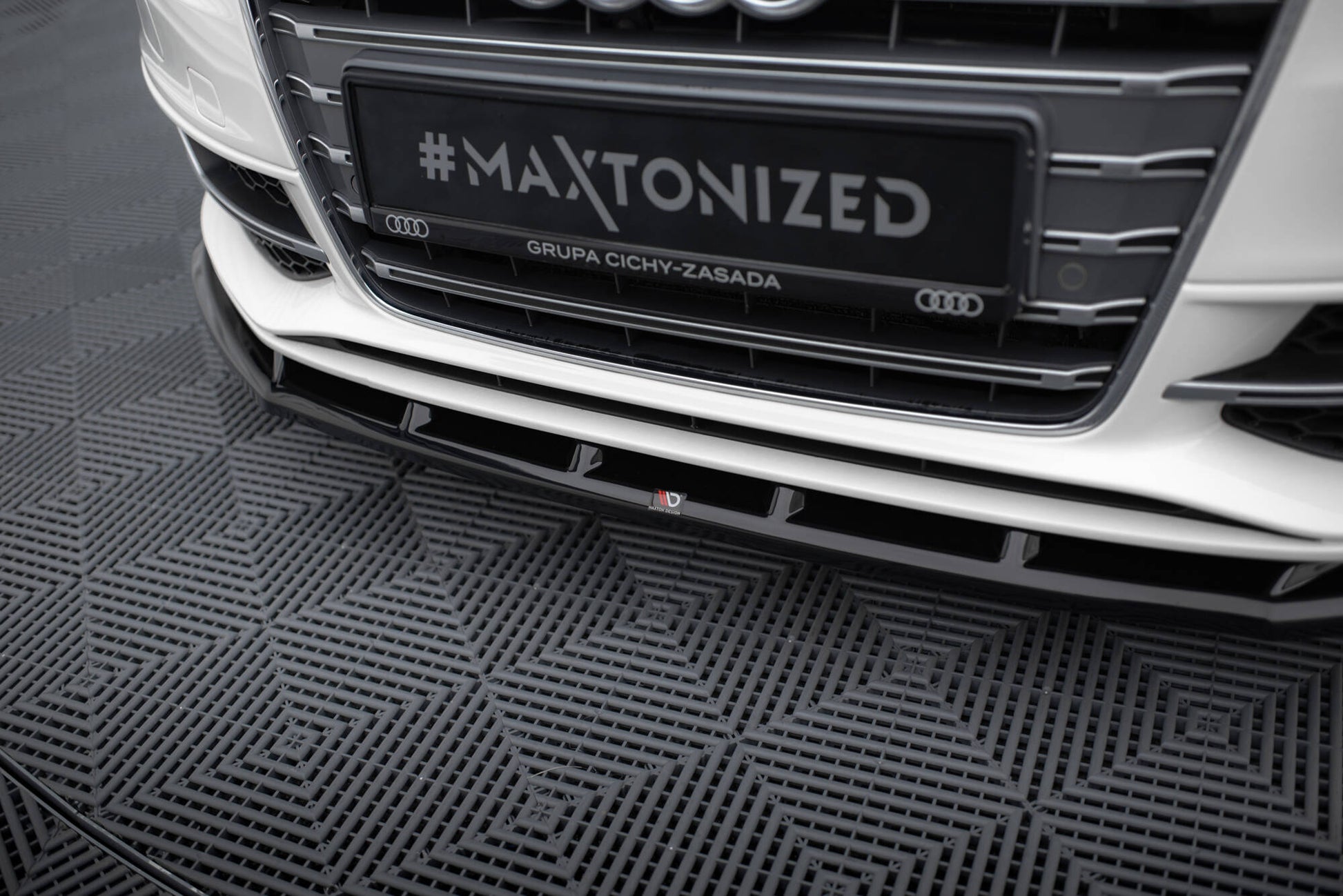 Maxton Front Ansatz V.1 für Audi S3 / A3 S-Line Sportback / Hatchback 8V schwarz Hochglanz