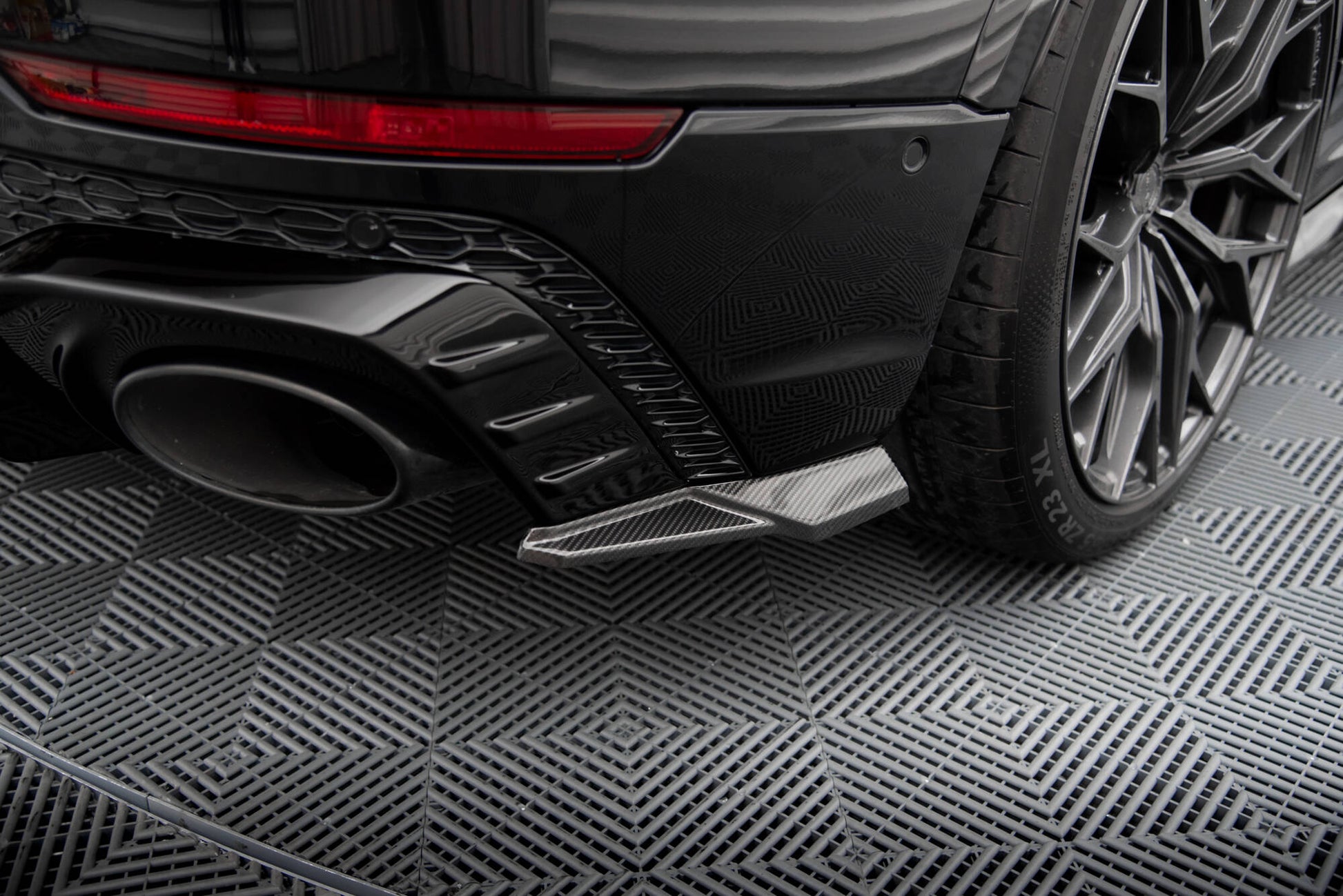 Maxton Carbon Fiber Heck Ansatz Flaps Diffusor für Audi RSQ8 Mk1
