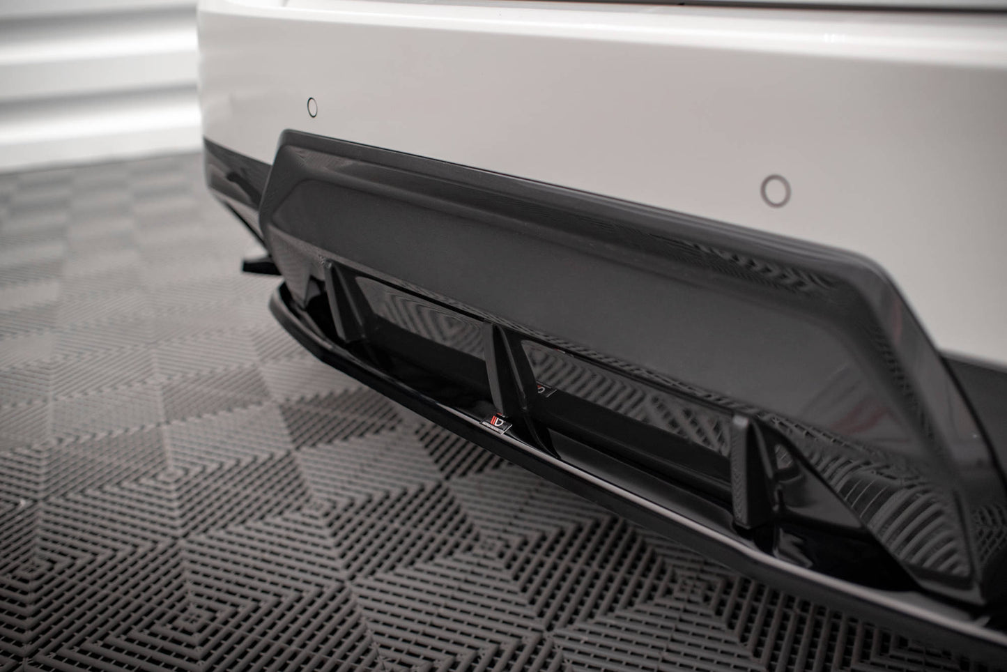 Maxton Mittlerer Diffusor Heck Ansatz für BMW 2 Coupe M-Paket G42 schwarz Hochglanz